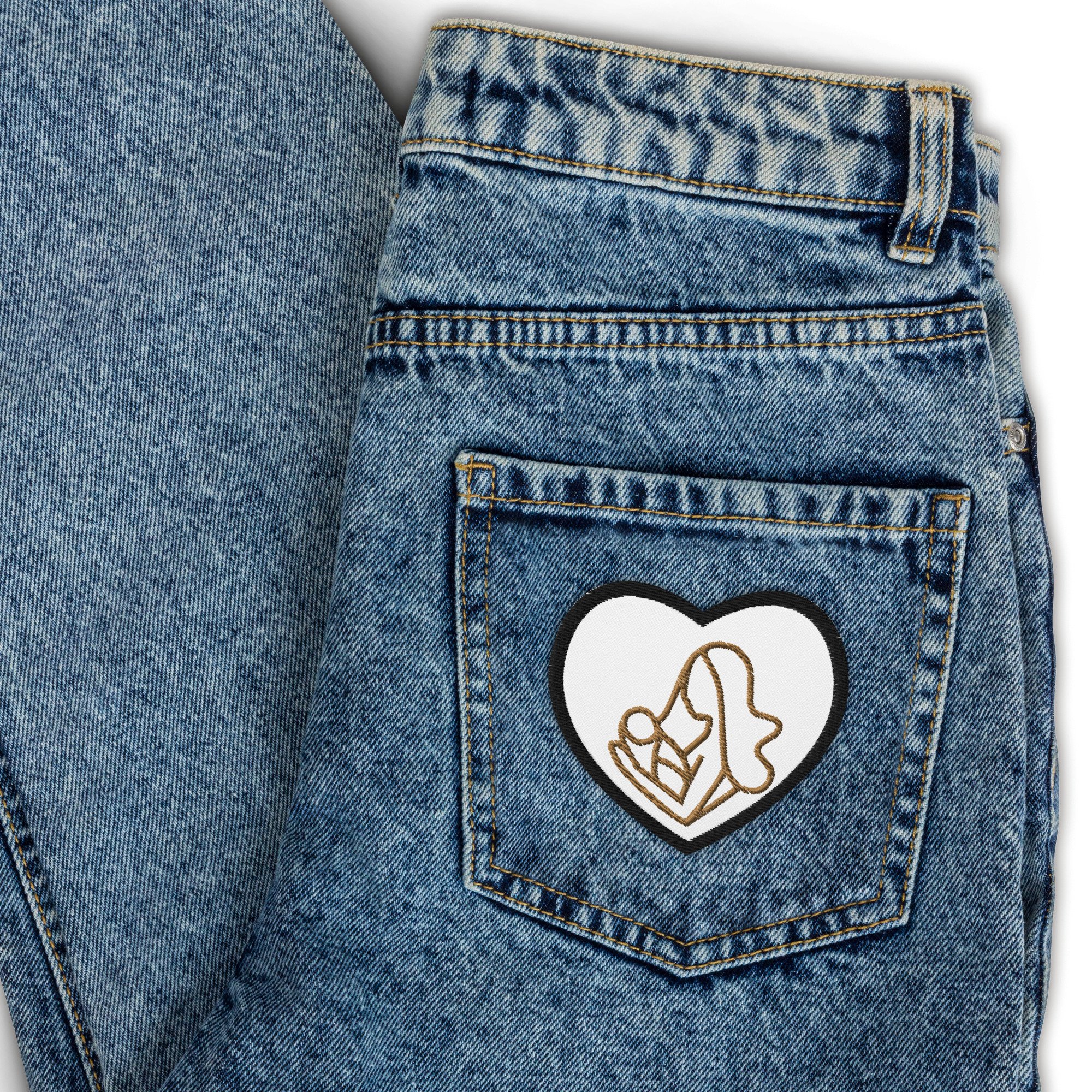 embroidered-patches-white-heart---3.1x2.8-front-65bd501ecb36e.jpg