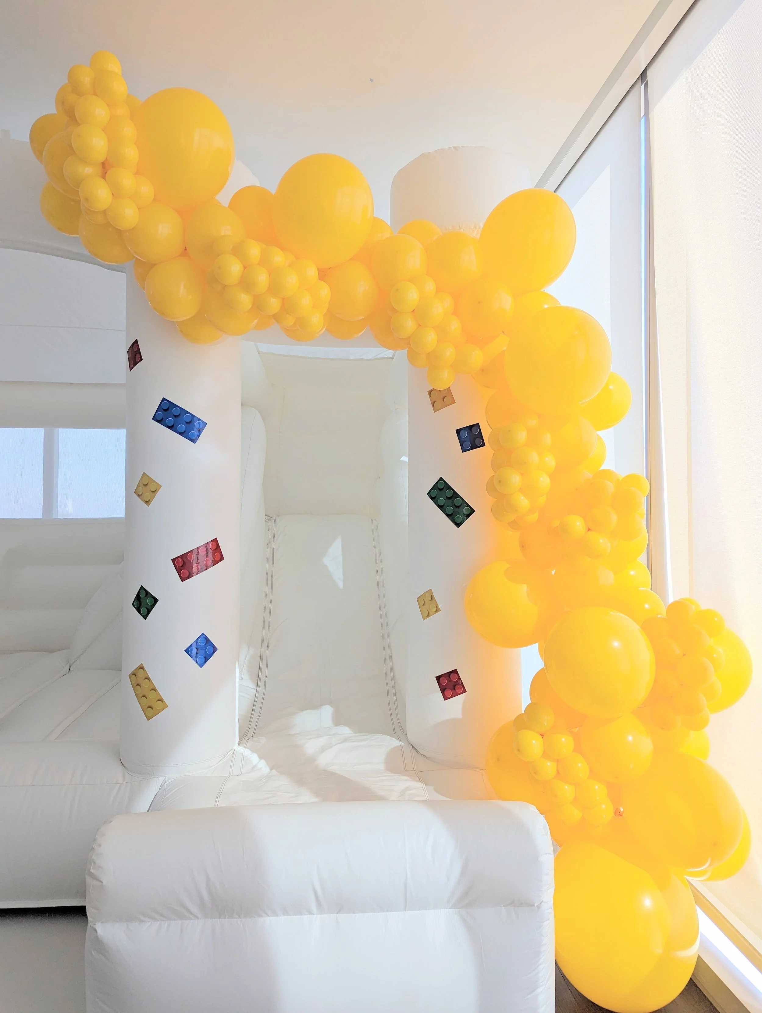 bounce house balloons
