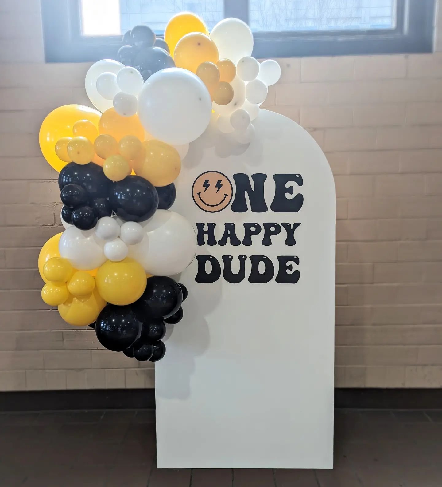 Our clients paired this backdrop with our bubble house and modern bounce house for the ultimate first birthday bash! 🥳