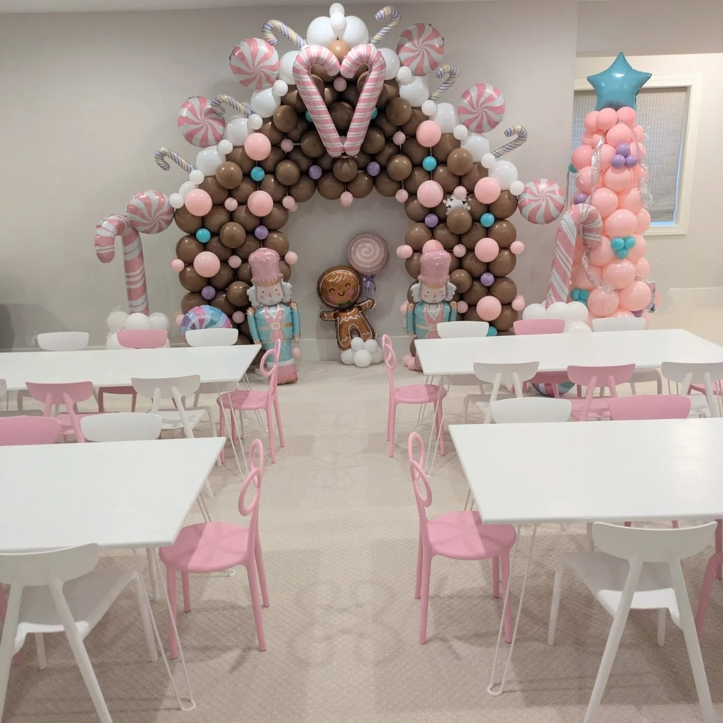 Need to seat 30+ little friends? We've got you covered- more tables just added to our inventory! How adorable was this set up for a winter spa birthday party?! 
Balloons and event planner @petite.sweet.events 
Kids tables and chairs @modbouncehouseil