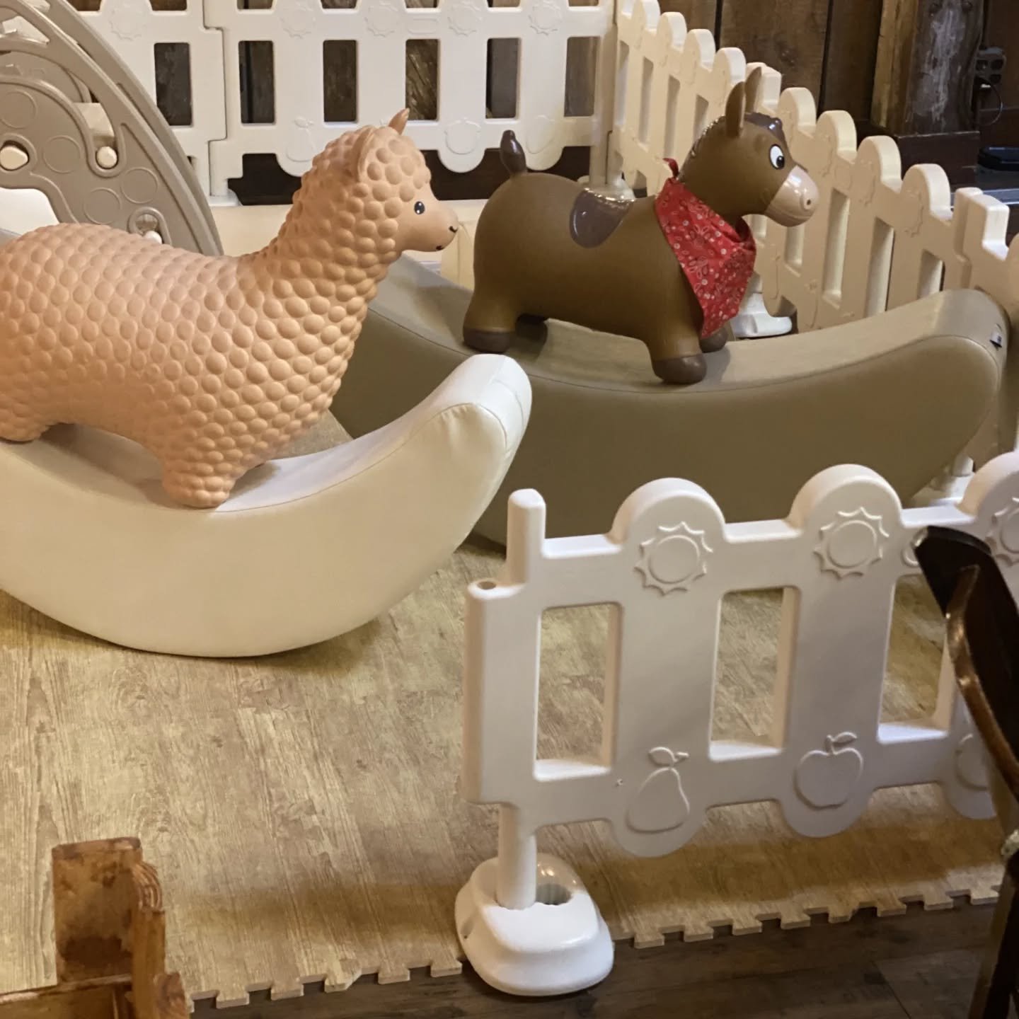 Back to @hoosiergrovebarn for another fun farm set up 🐄🐴