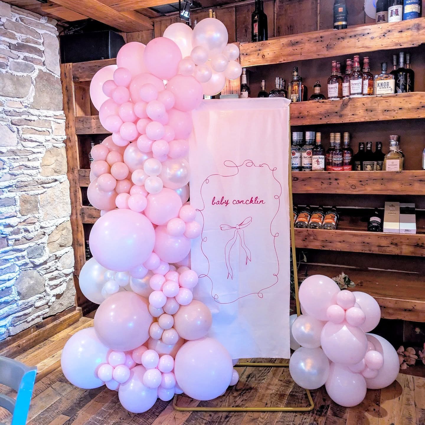 Welcoming Baby Conklin 🎀 Our lovely client provided the cute banner and we complimented it with the stand and balloons.