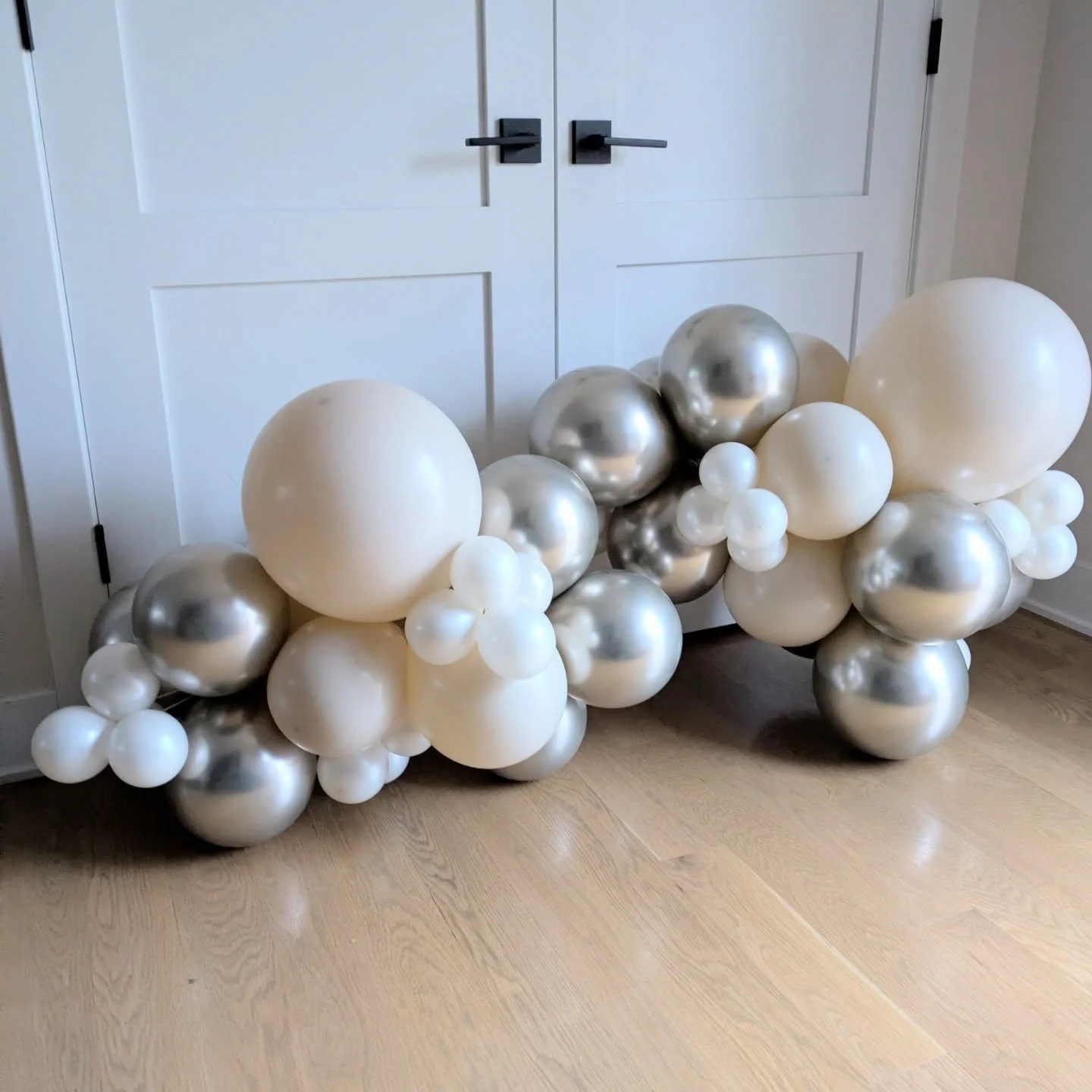 A couple of pretty grab and go garlands from last month. Loved these color pics by our clients! Pickup in Elgin available for smaller orders.