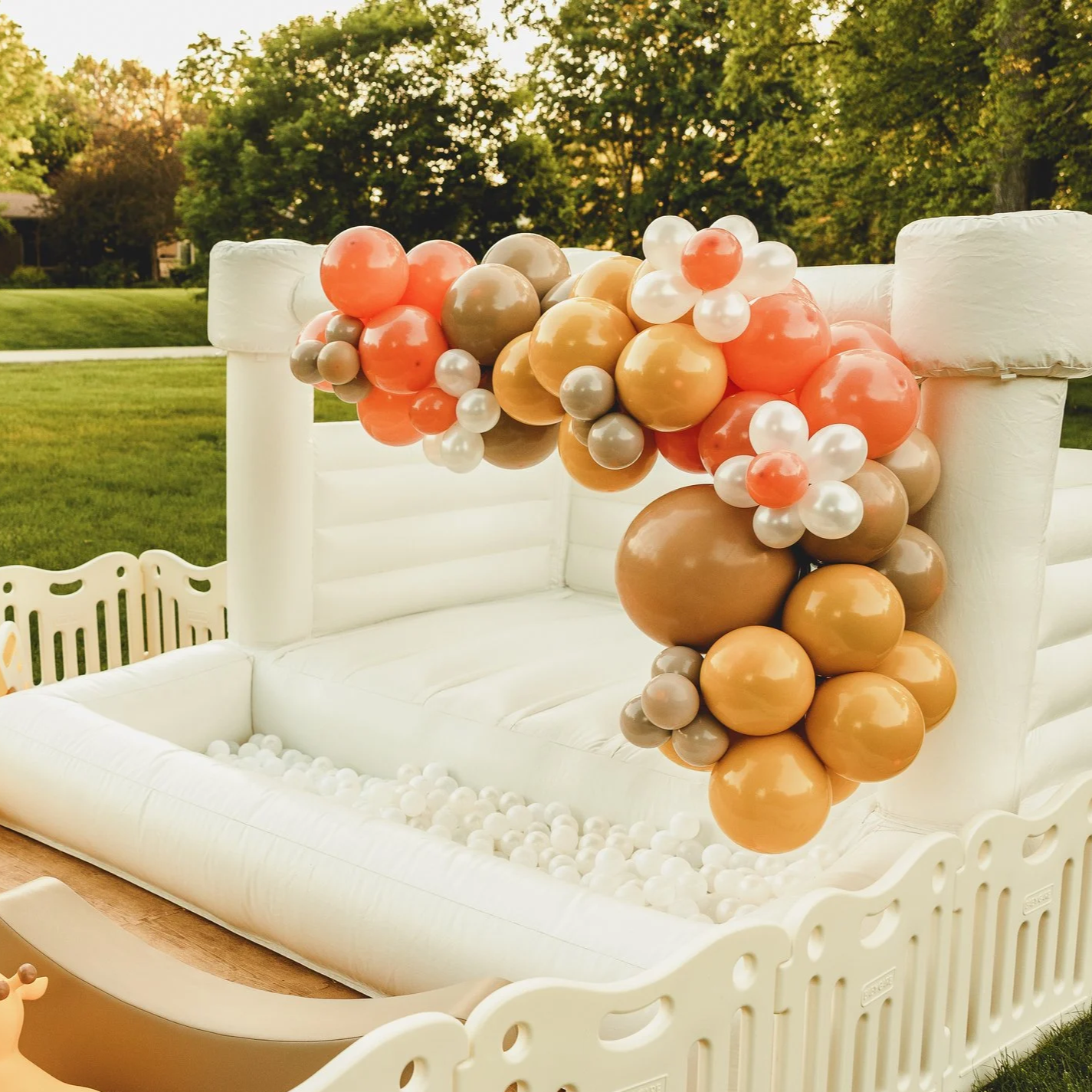 bounce house balloons garland