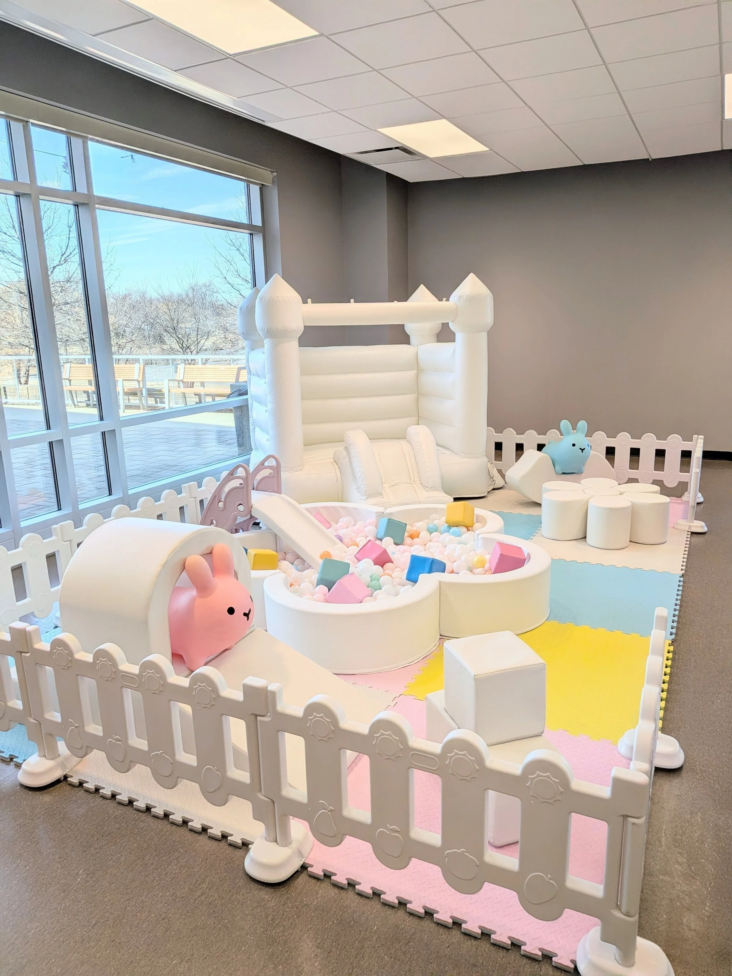 Midi Flower Set with 6x6 Toddler Bounce House add on