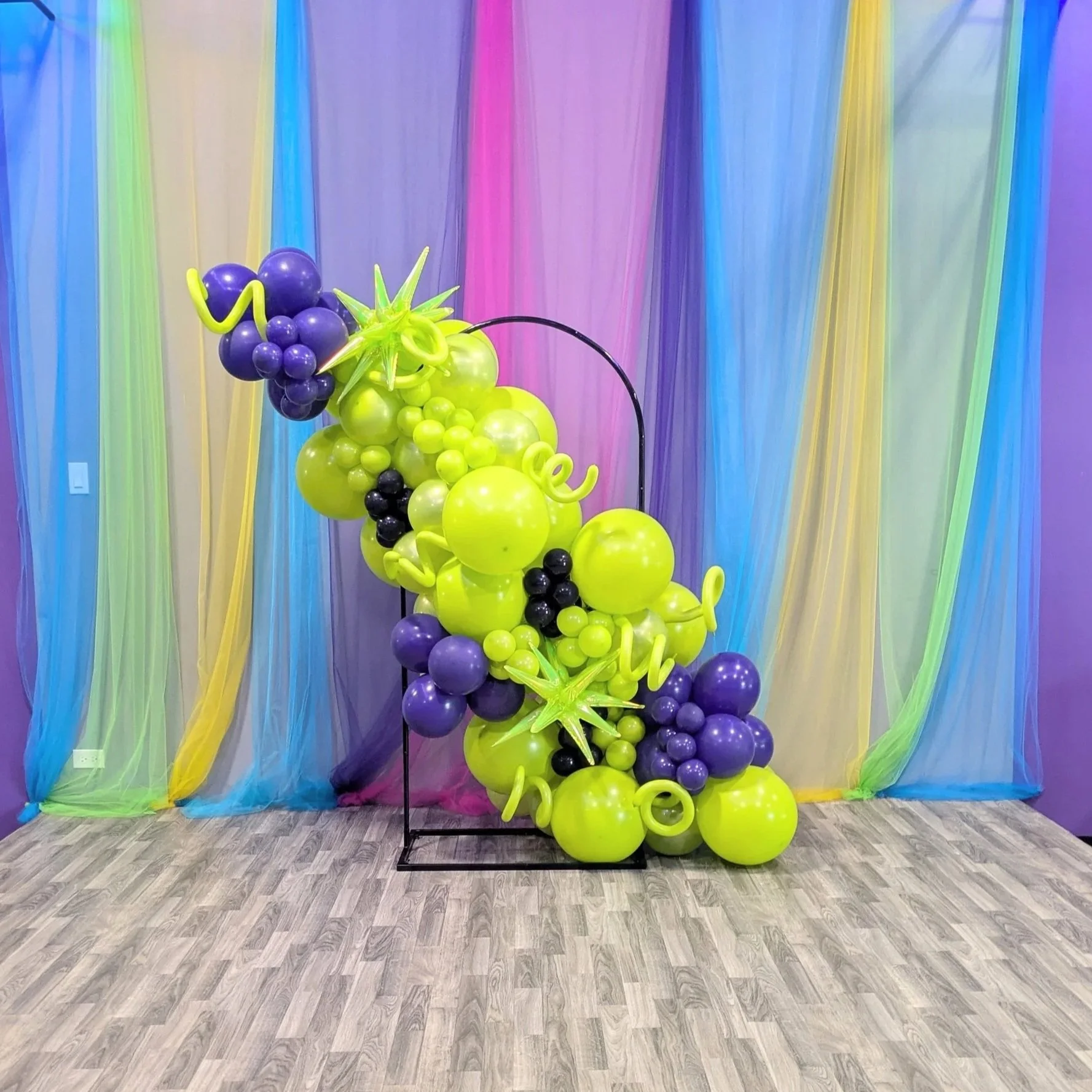 birthday balloon backdrop