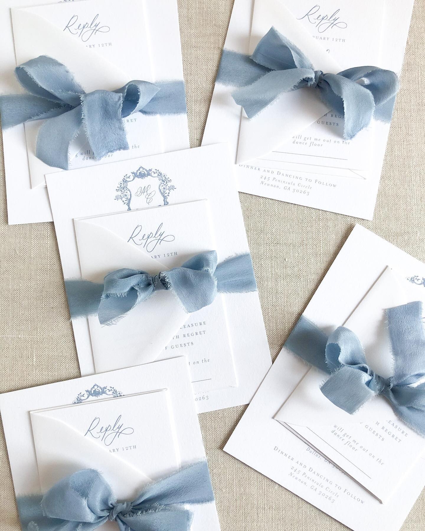 Something new and tied with blue &lt;🧵&gt;
.
.
.

#weddingday #calligraphy #weddingideas #weddingdetails #realwedding #southernwedding #luxerypaper #weddingcalligraphy #bridetobe #weddingplanner #realwedding #weddingstyle #paperlove #bride #thatsdar