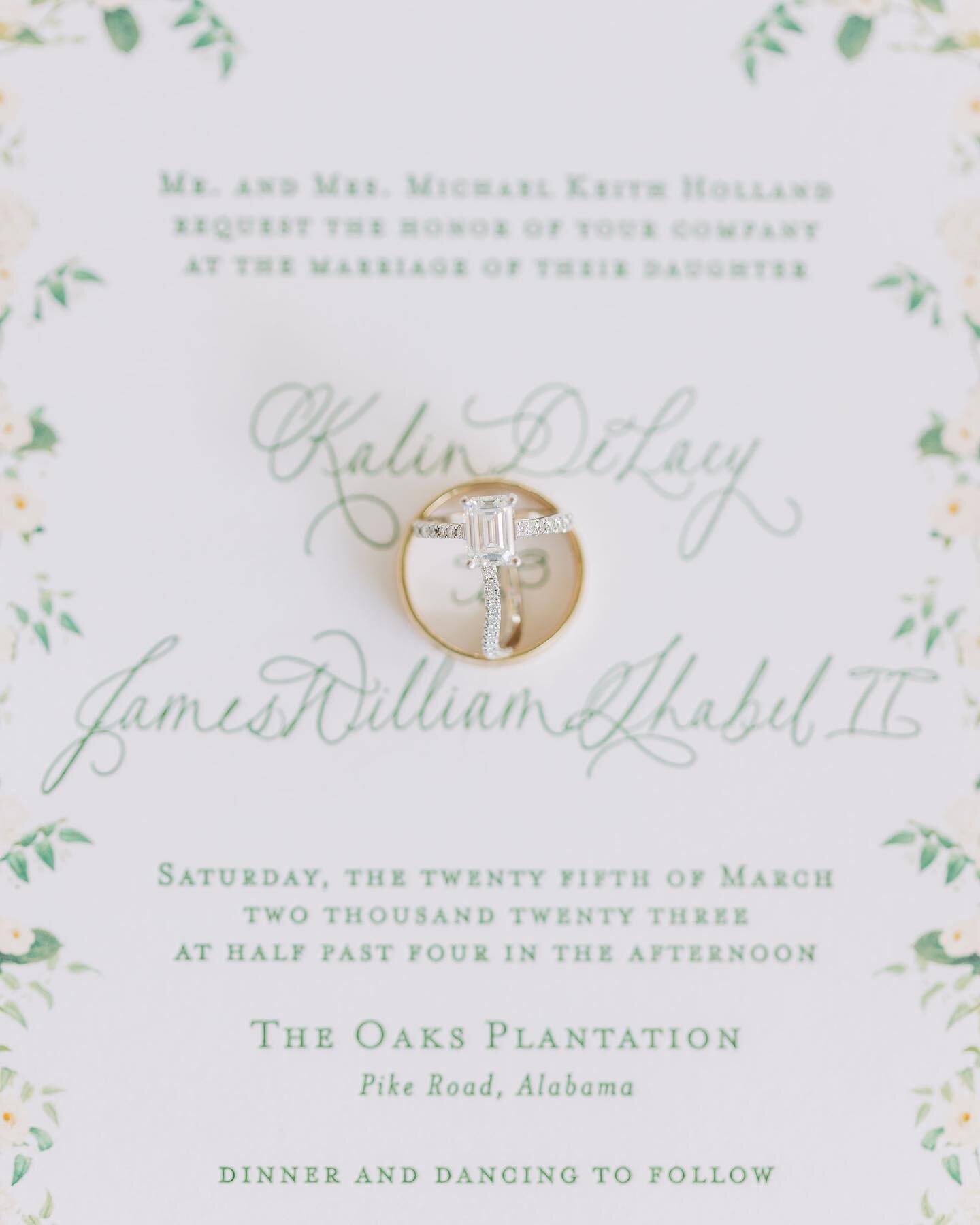 Are you still in search of a stationer to create your one of a kind wedding suite? Each story is unique, just like your wedding paper should be! We have a few spots left for 2023 and would love to work with you to create your one of a kind design. If