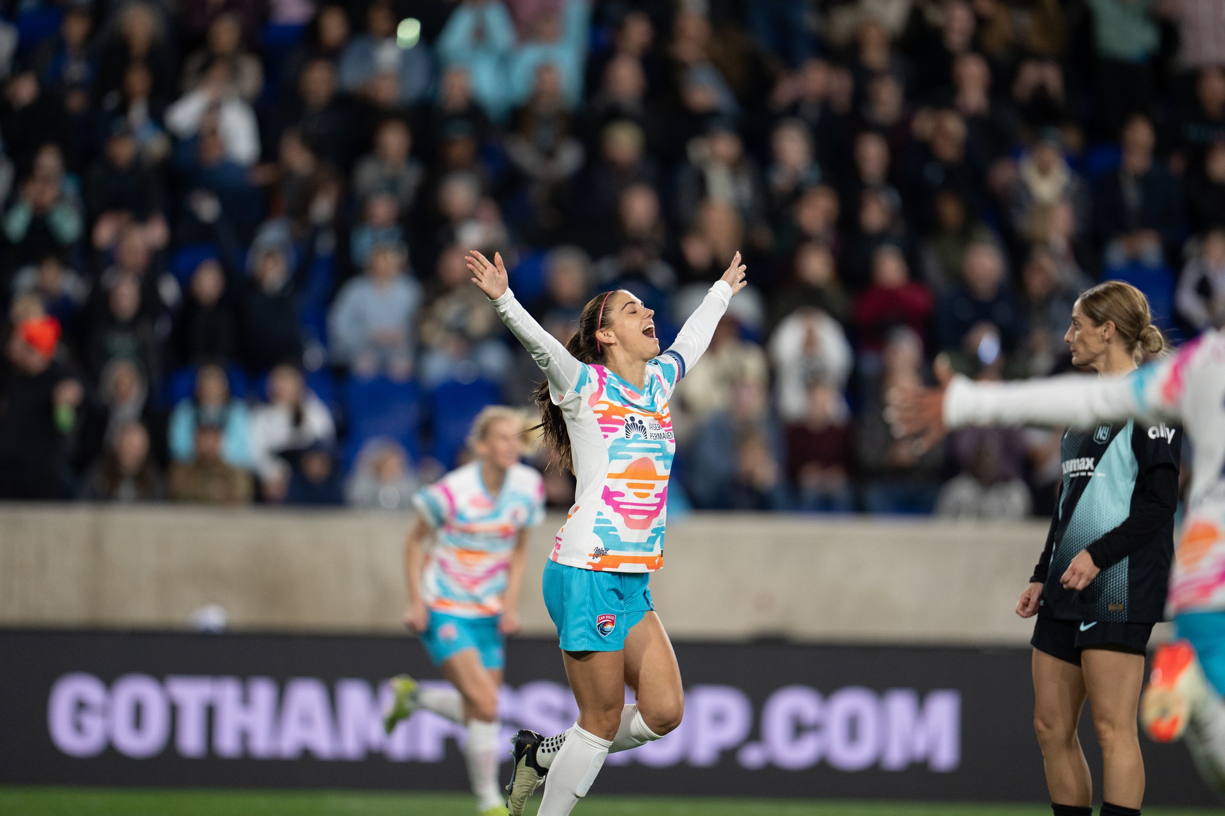 Alex Morgan announces retirement from professional soccer