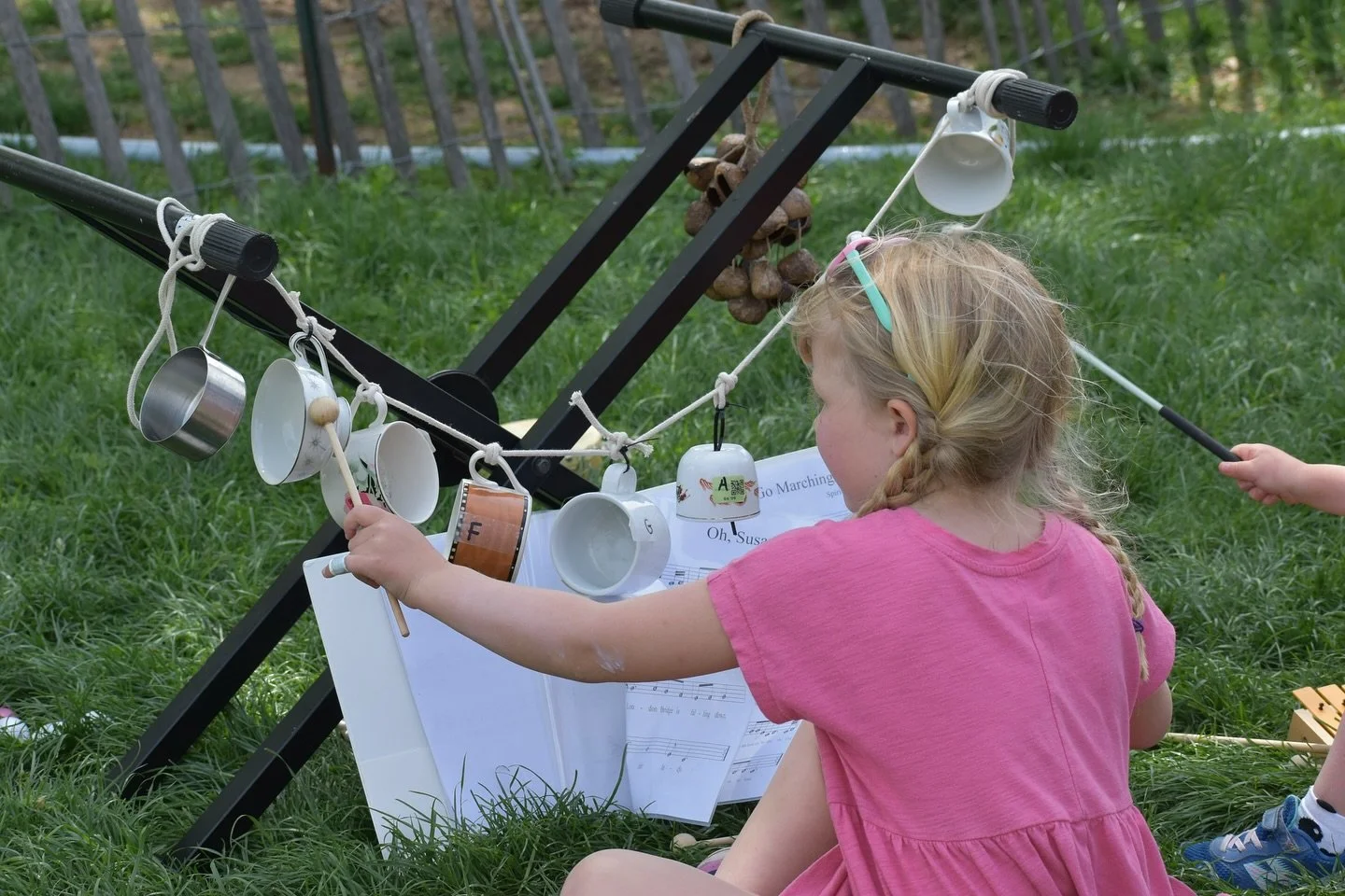 Make music with materials you would typically find in a recycling bin at Fort Greene Park! Kids will find 2 sticks around the park that will act as drumsticks. Then they can make a drum set out of recyclable materials like paper plates, paper cups, a