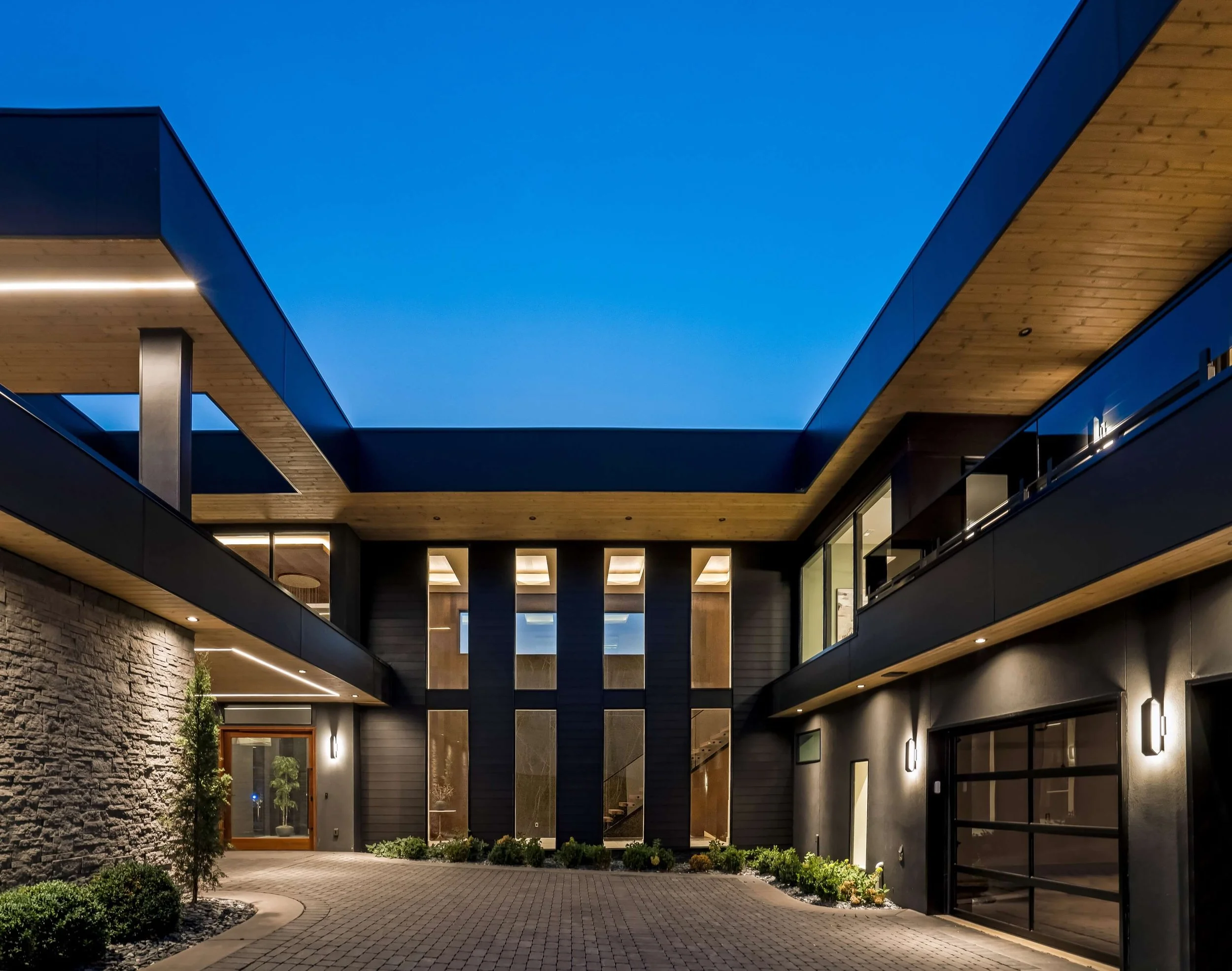 24 3906 Harding Ryan Thewes Architect.jpg