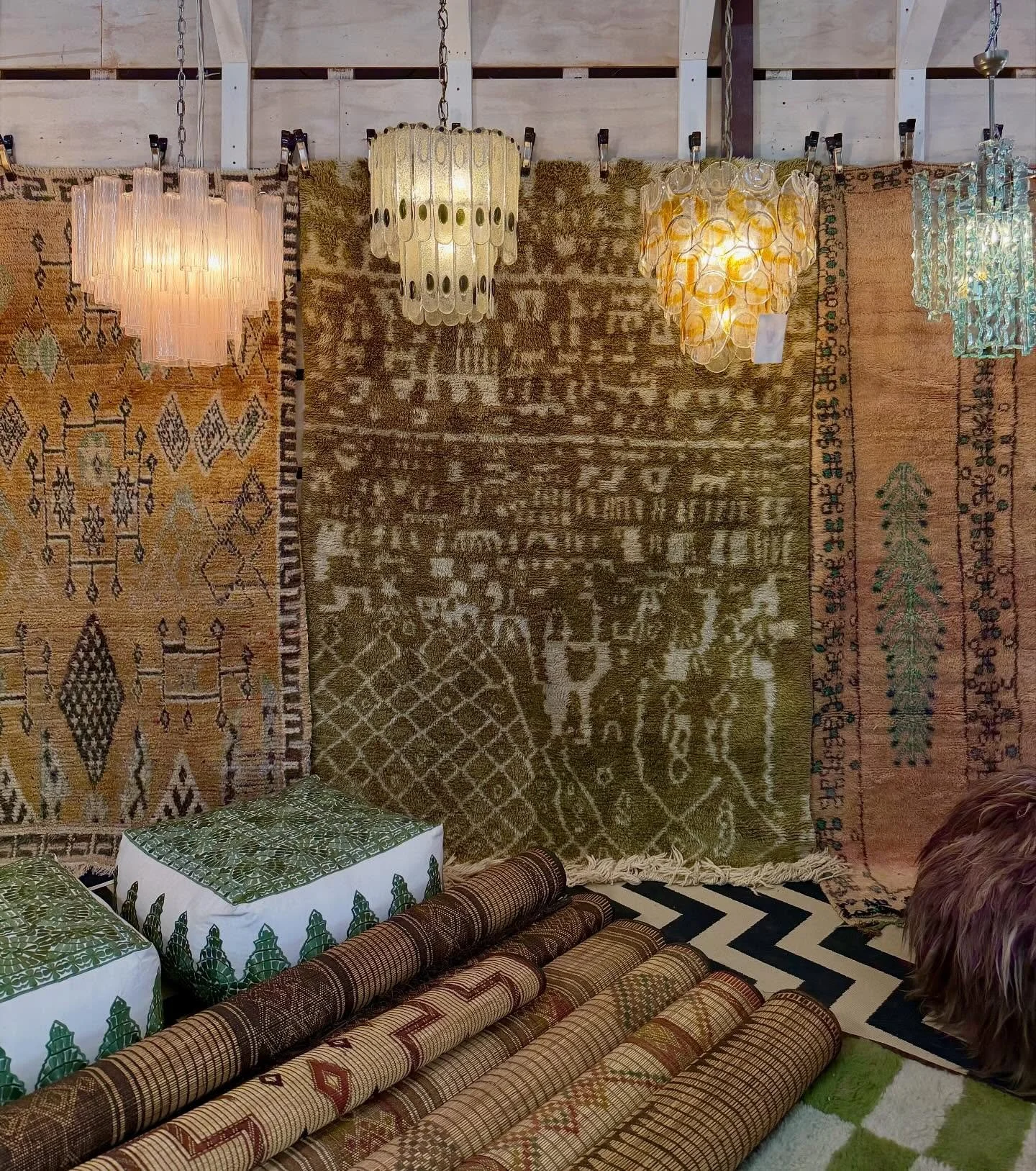 Happy opening weekend of the Fall Round Top Antiques Show in Texas! If you&rsquo;re planning a trip to Round Top this weekend, here are a few of our favorite venues that are open now and well worth visiting for vintage and antique shopping.

There&rs