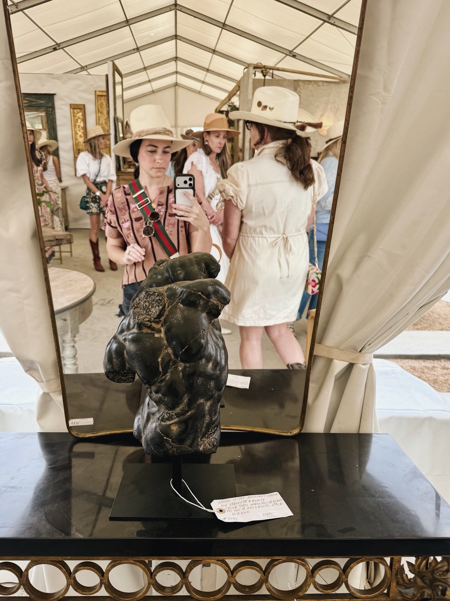 After a season of non-stop work, walking the fields catching up with my favorite antique dealers and design friends from around the country filled my cup. This was the first time I spent the night nearby with a few other designers (rather than my usu