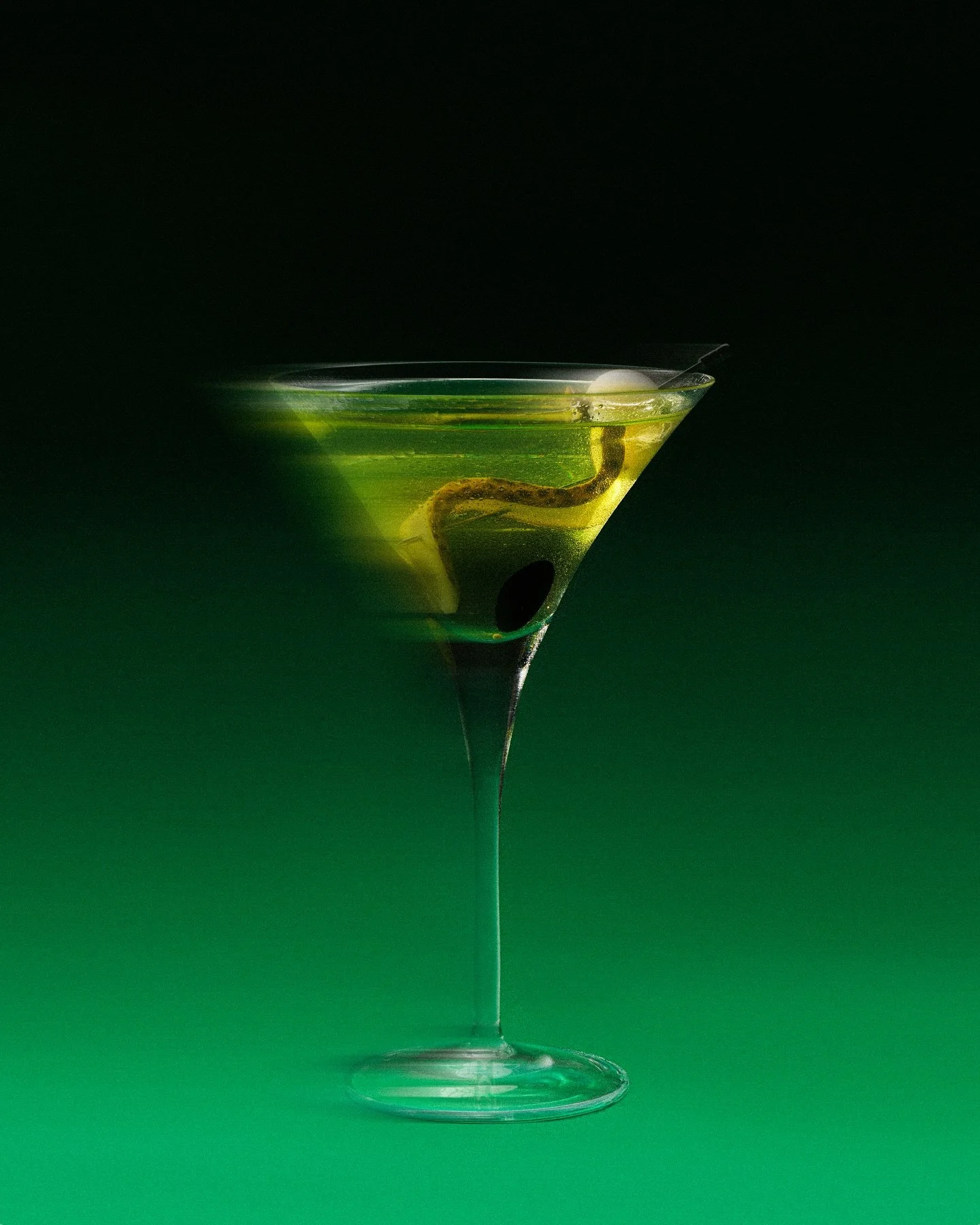 Something a bit different, pickle martini anyone? 🥒🍸💚 

Represented by @agentatlarge