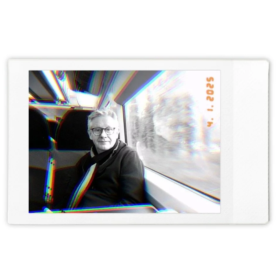 The brightest and most colourful being in my cosmos  |  
Film: monochrome,
Lens: colour shift