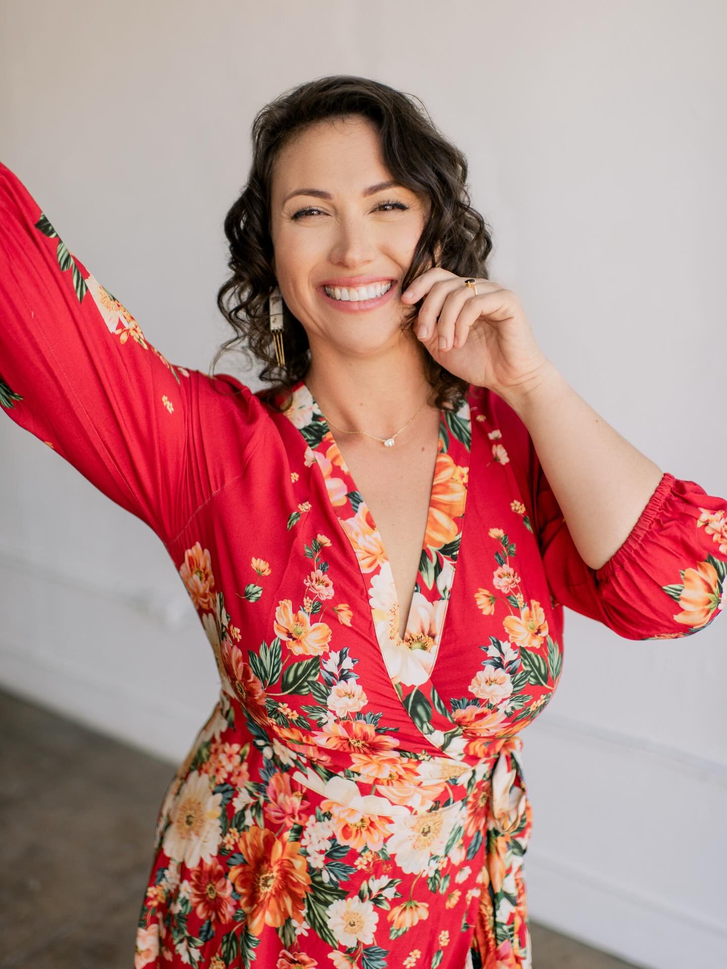 When your brand aligns with bright positive energy✨🥰 we make sure your images not only make you look and feel amazing but also that they support your brand alignment so you can speak to your audience clearly and authentically 📸

#dallasbrandphotogr