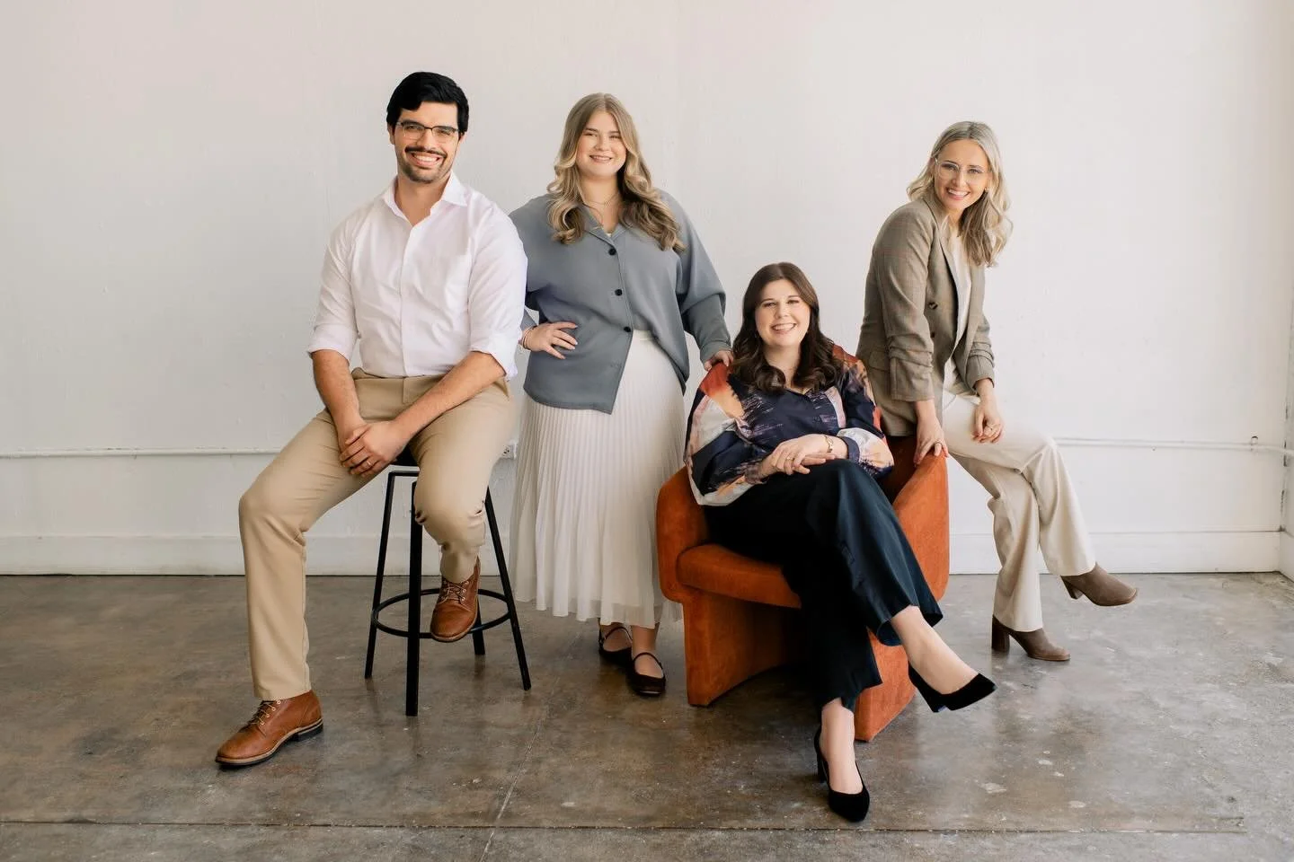 When you have an amazing team so you want to show that on your website and in your marketing! Level up your branding with the best photos so you can connect to your target audience 📸✨ 

#dallasphotographer #dallasbrandphotographer #dallasheadshotpho