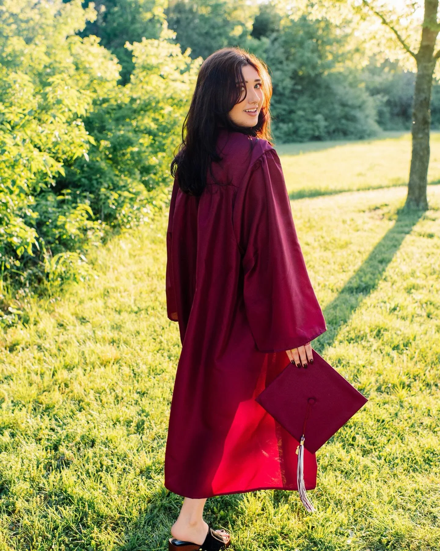 When you don&rsquo;t want cookie cutter senior portraits 🙅🏼&zwj;♀️ 👉🏻 
✅Every outfit Harley wore was thrifted and pieced together with our wardrobe consultation 

✅Each location was specifically planned based on her interests and style (matcha, v