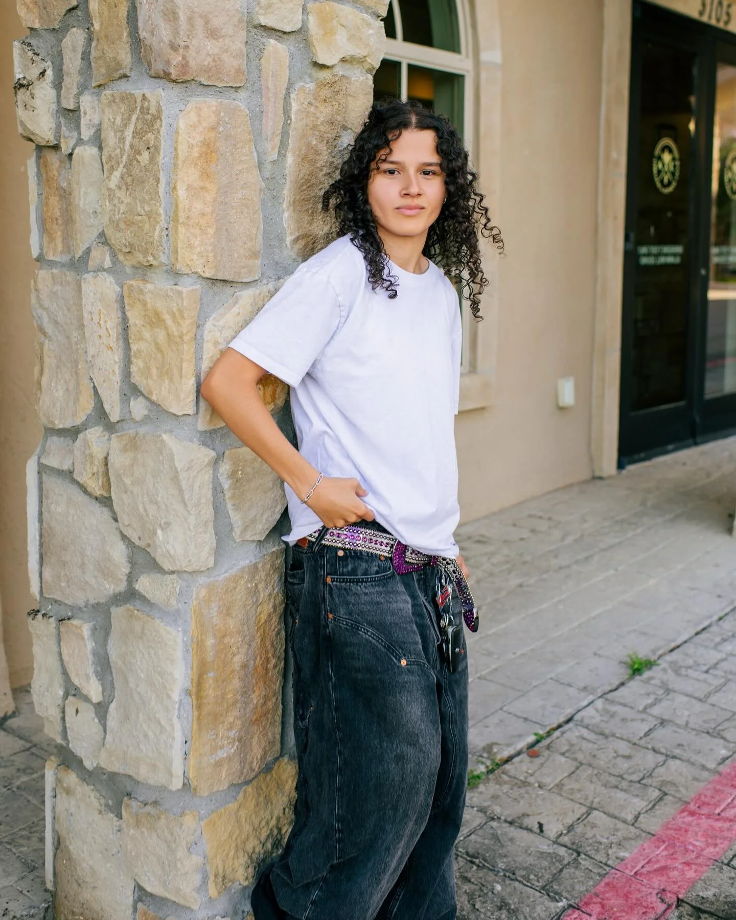 Brookelynn&rsquo;s senior photos are so effortlessly cool✨ she already knew exactly where she wanted to shoot and that she wanted this to be a simple session that felt easy and chill - so that&rsquo;s exactly what we did and I gotta say that type of 