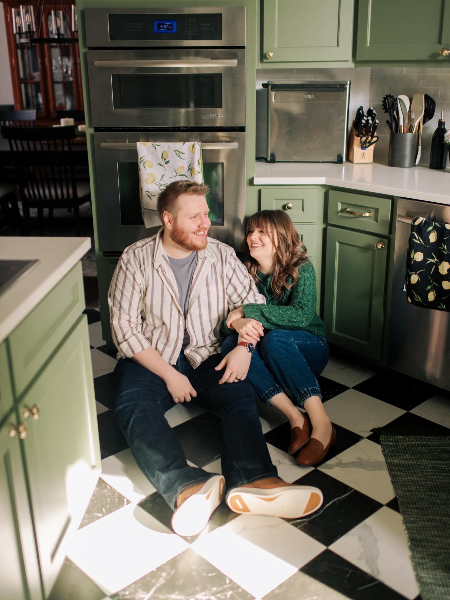 Jordan and Keaton are so fun and cool so shooting for them was such an amazing time! Let&rsquo;s also have a moment for how perfect their kitchen is?!? We definitely had the Olympics playing in the background while doing their lifestyle in-home photo