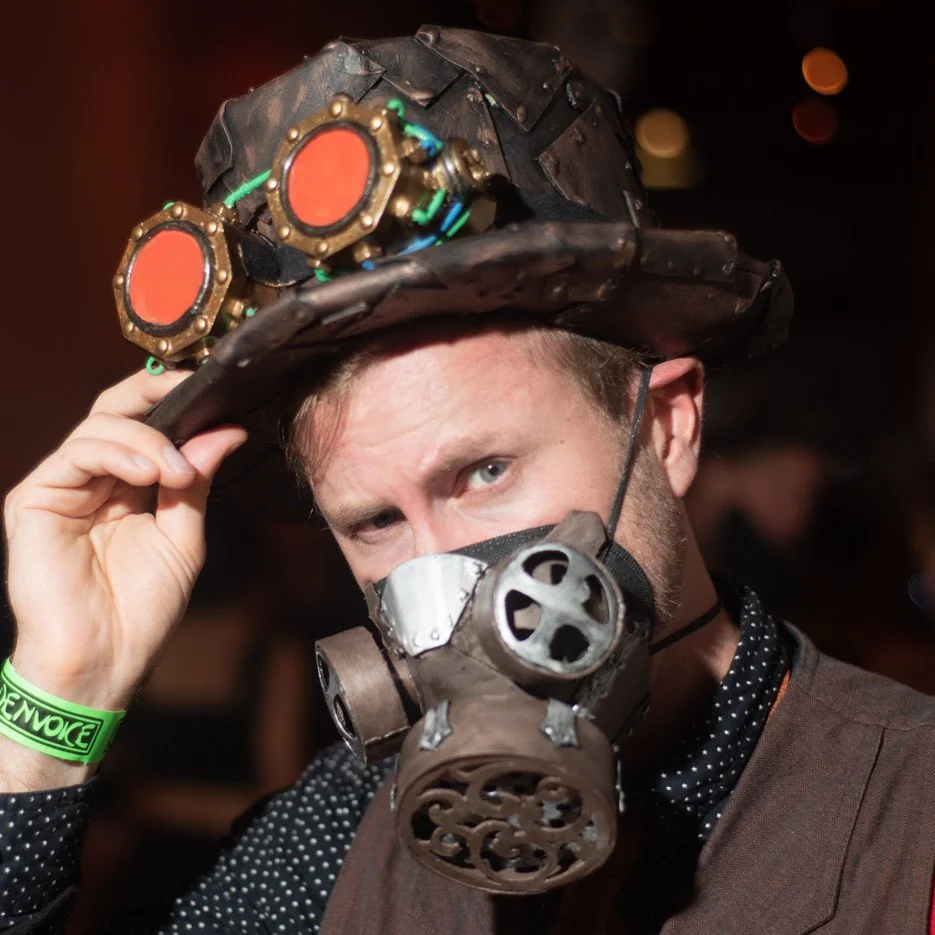 Steampunk top hat and gas mask customer example