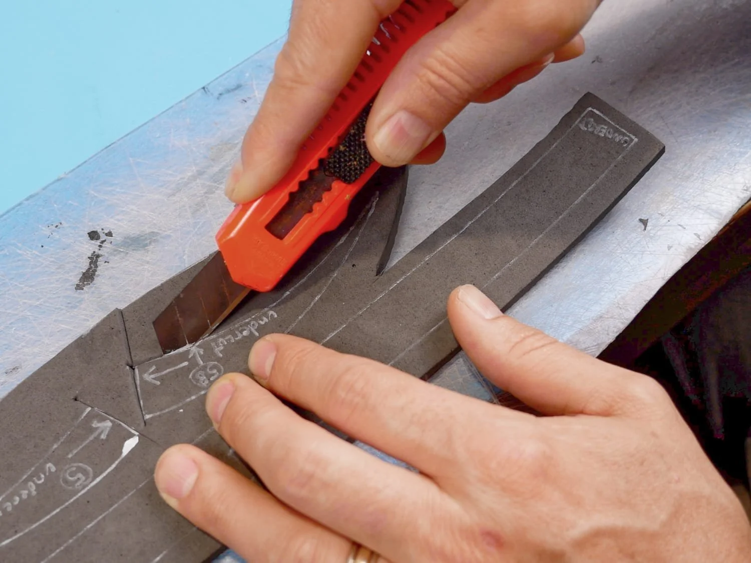 Cutting with knife at an angle
