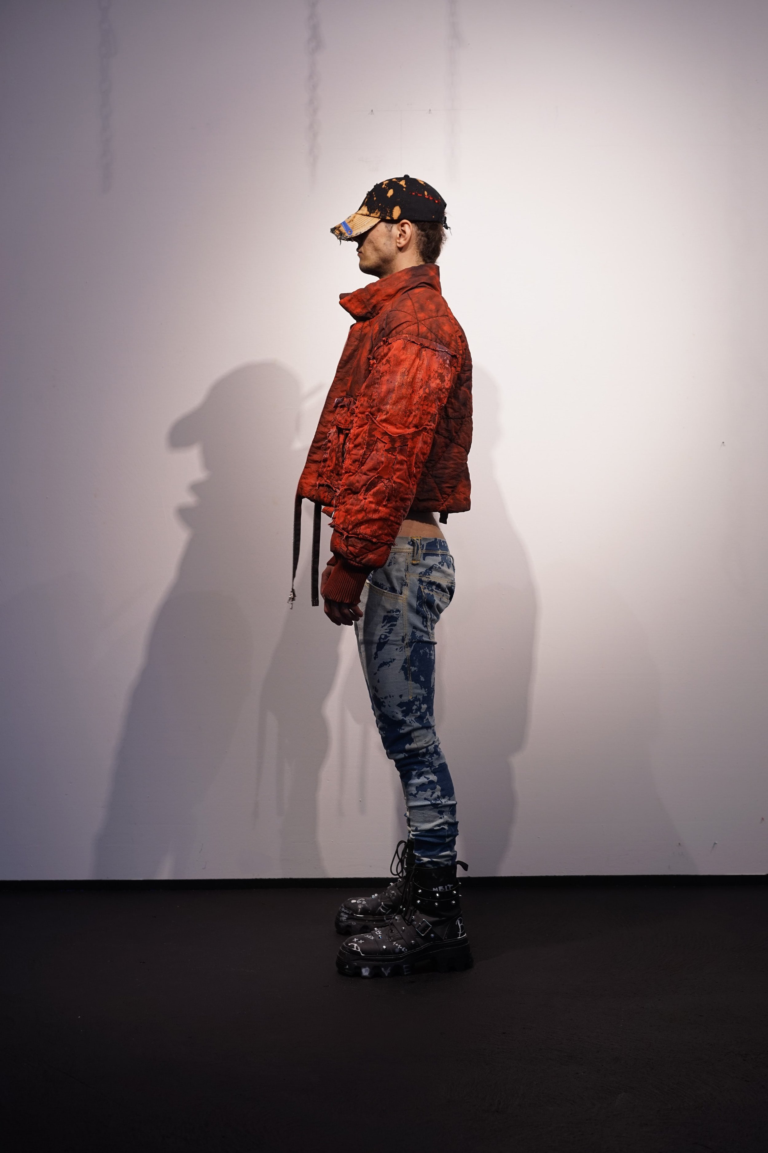 RtN_red_oil_painted_bomber_jacket_punk-3-5-min.jpg (Kopie)