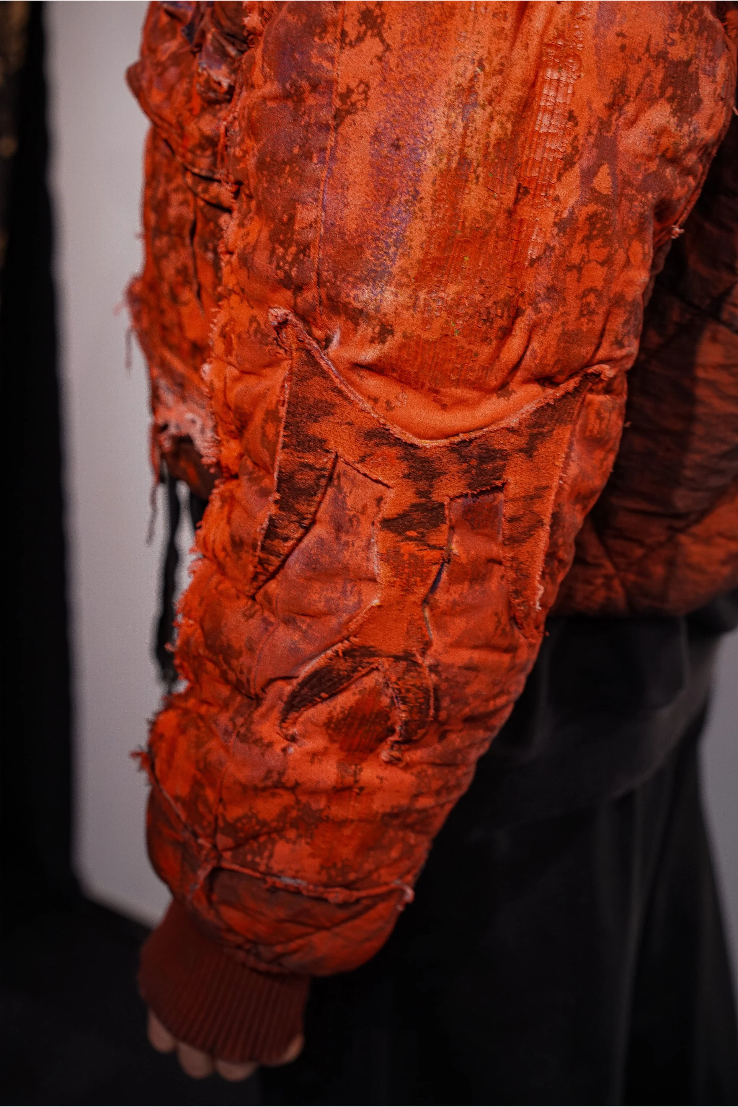 RtN_red_oil_painted_bomber_jacket_punk-3-3-min.jpg (Kopie)