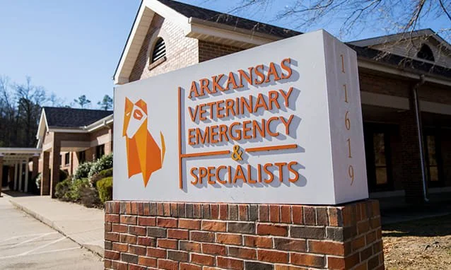 Arkansas Veterinary Emergency & Specialists sign