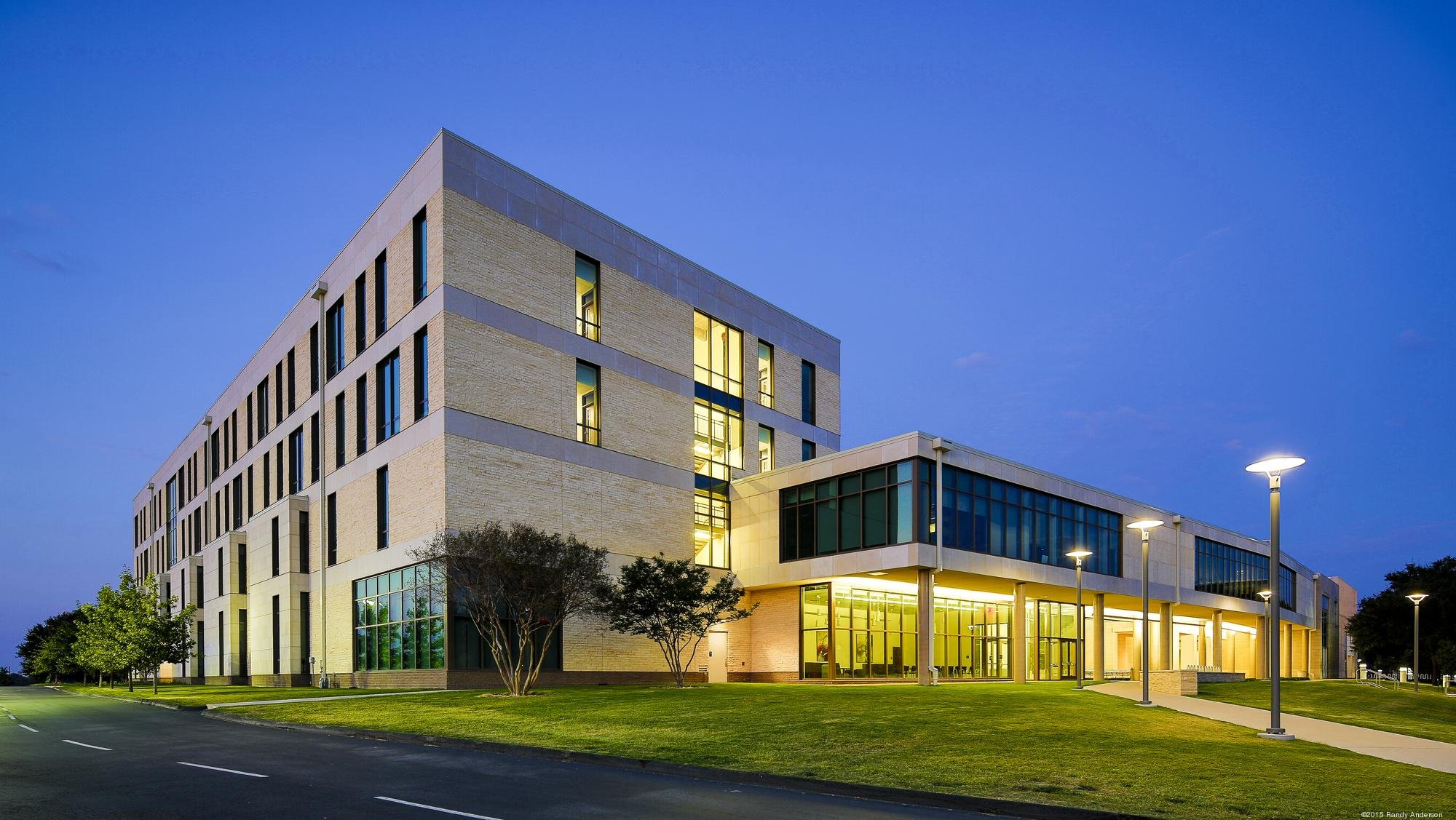 CRISIS INNOVATORS Meet the North Texas startups and innovators combating Covid-19