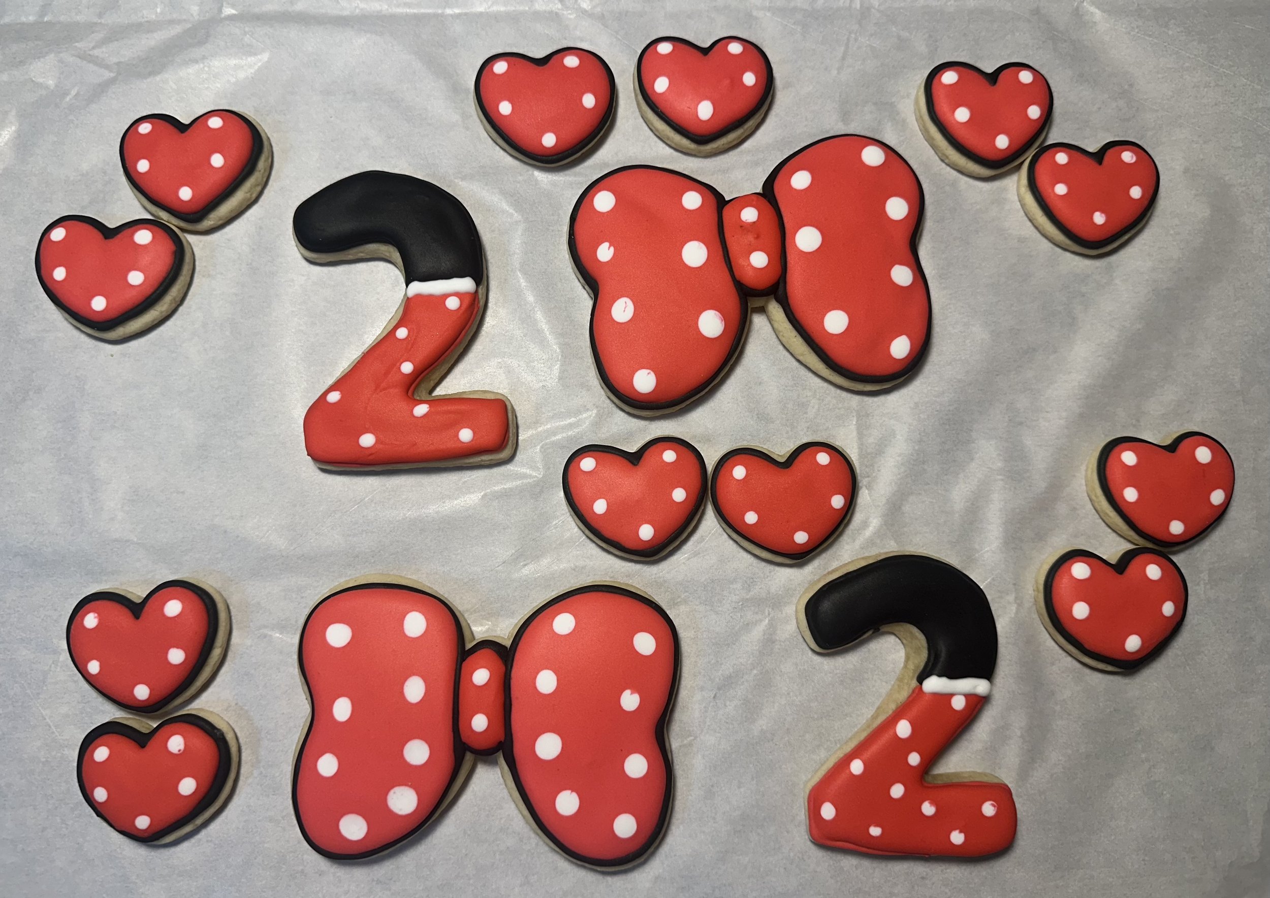 Minnie Mouse $60 per dz - Add matching minis $15 per dz