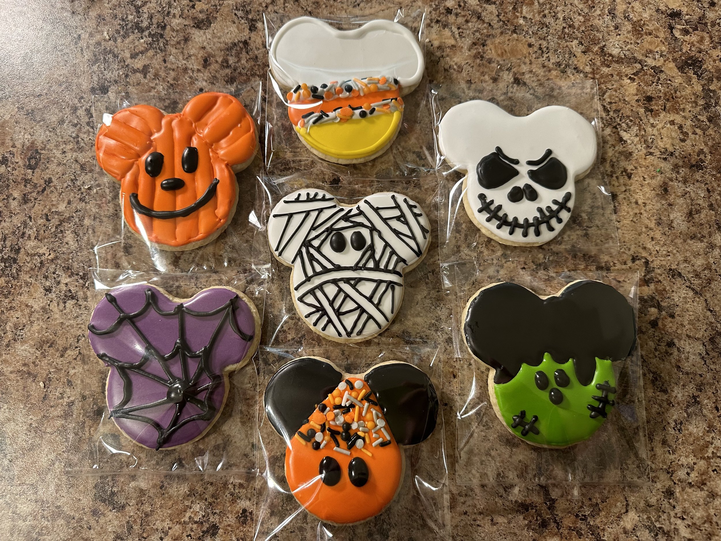 MICKEY MOUSE HALLOWEEN 1.jpg