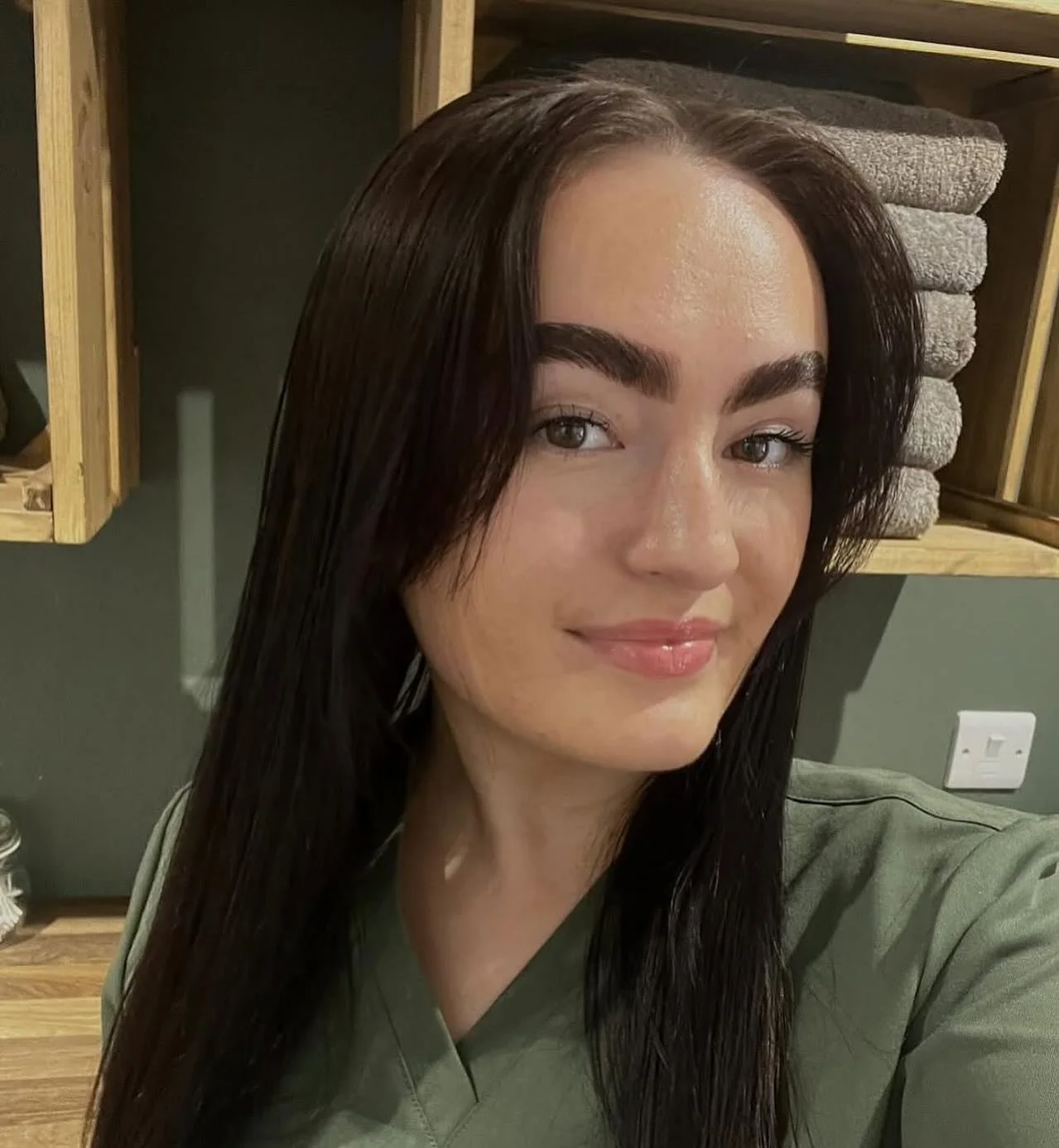 Happy 1 year anniversary  to our wonderful Alicia 🎉🍾 We can’t believe how quickly that year has gone ( slightly belated - 25th September ) 🌿 It’s been lovely watching you grow and progress in confidence and skills ✨ you are a supportiv