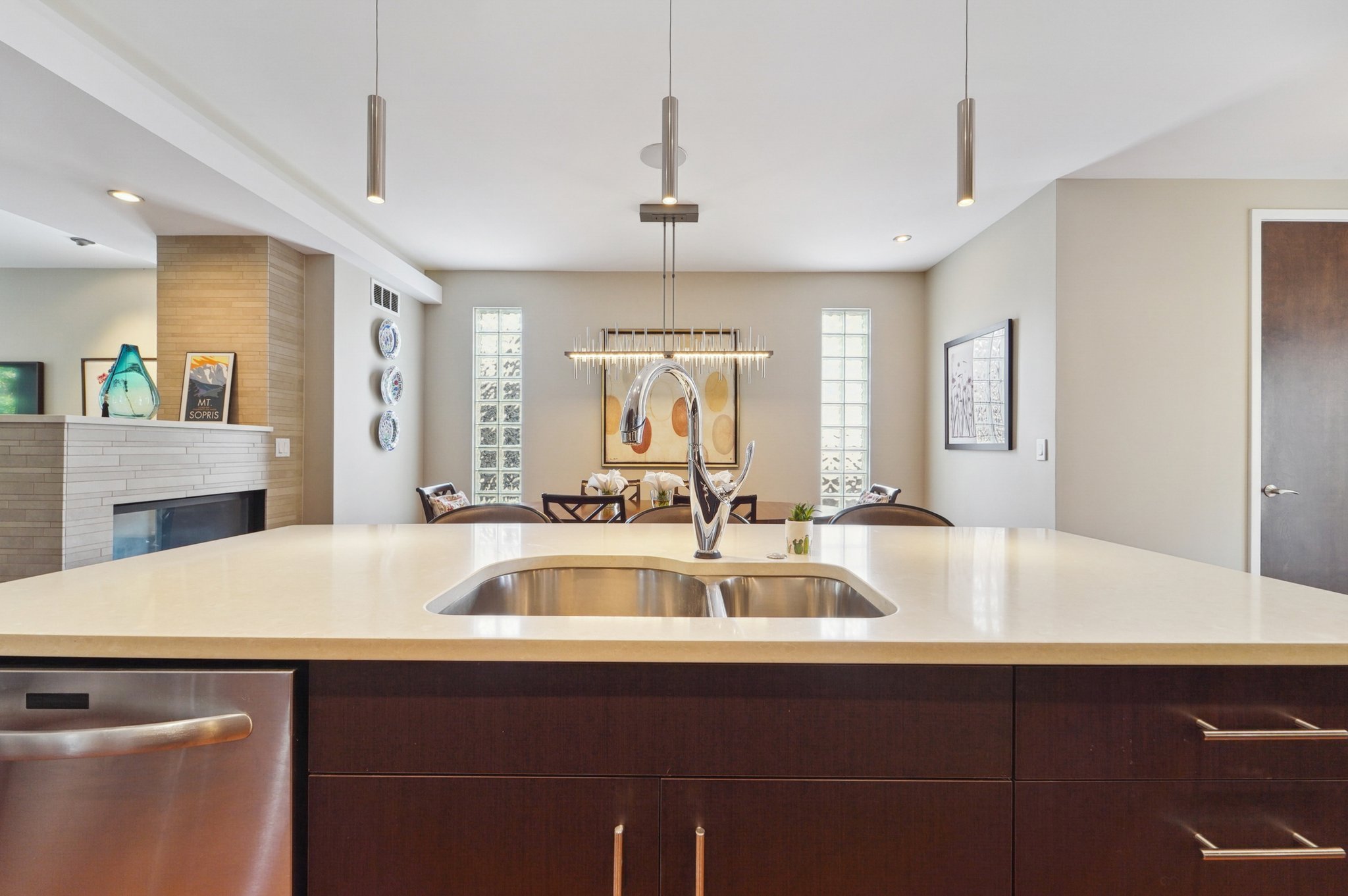townhome dining.jpg
