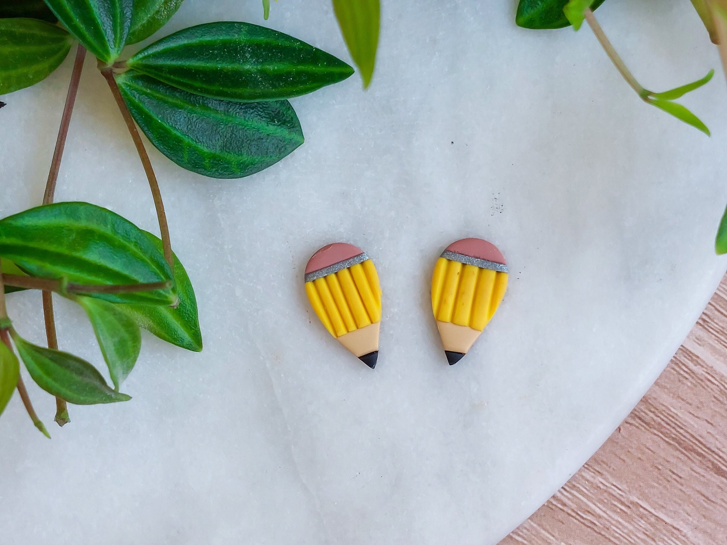 https://i.etsystatic.com/15080747/r/il/70a2d6/4409322058/il_fullxfull.4409322058_3q23.jpg