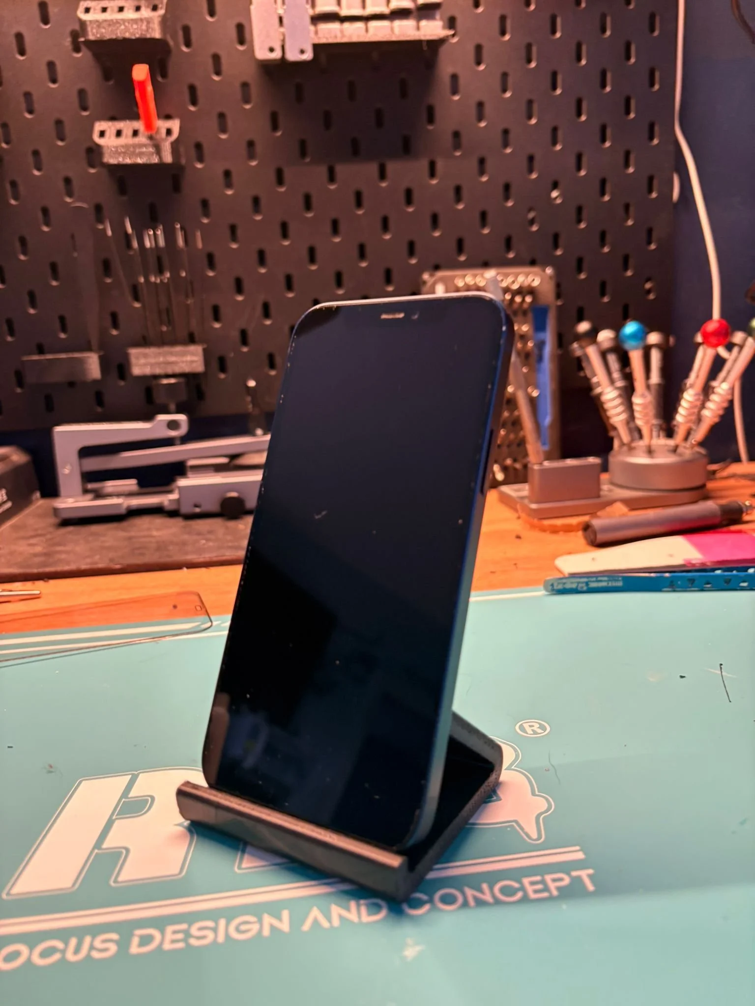 iphone 12  front ga.jpeg