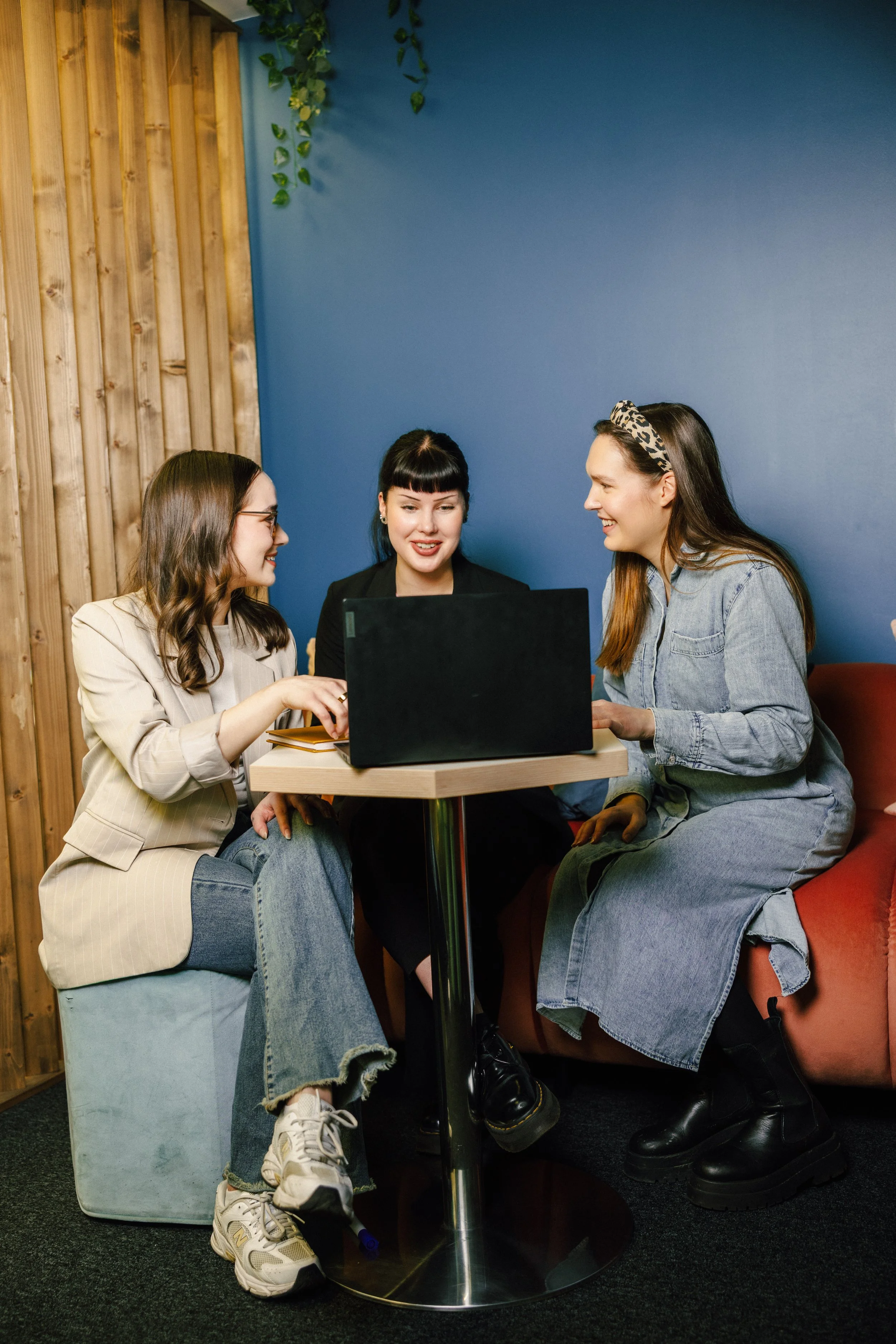 Brändikuvaus yrittäjille Helsingissä. Henkilöpotretit ja yrityskuvat verkkosivuille ja someen. Brand photography in Helsinki. Personal portraits and business photos for website and social media. aitotalotekniikka
General Help