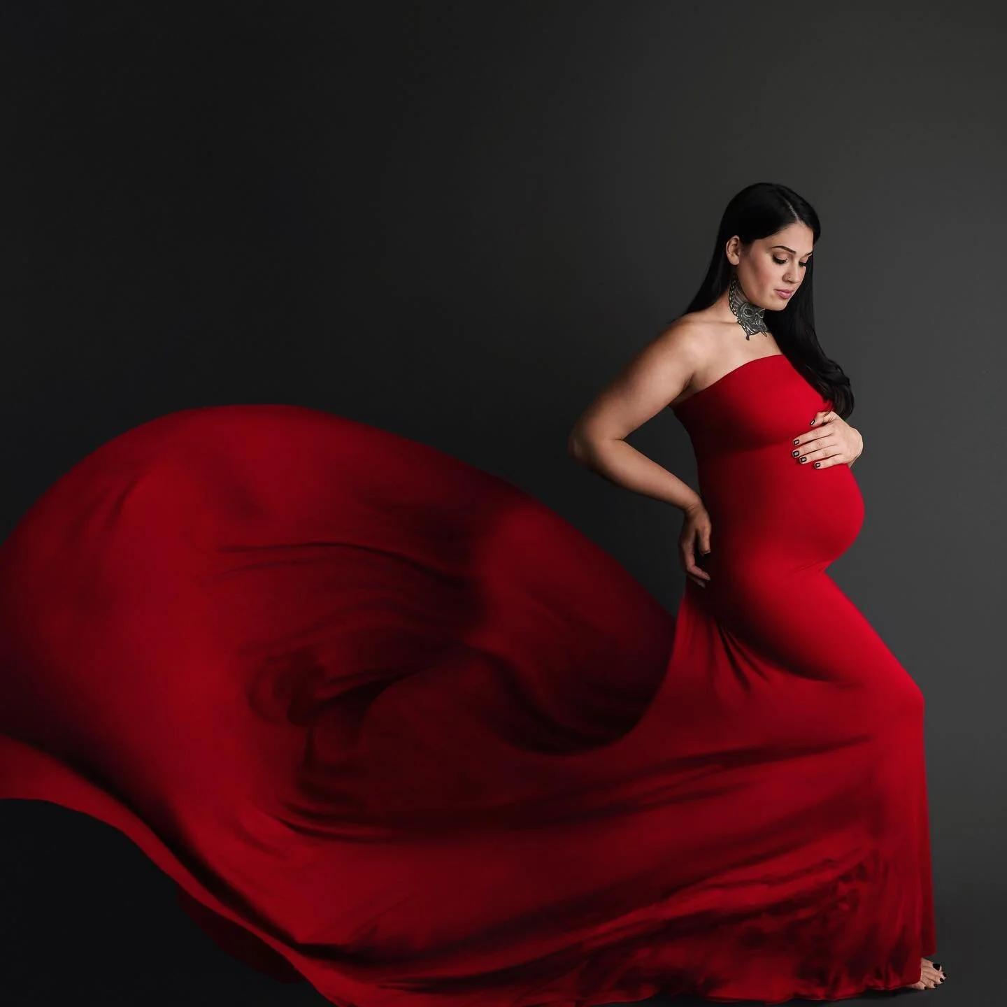 The toss!!! We have all the dresses all the colors and the tricks! 
&hellip;
&hellip;
&hellip;
&hellip;

#SaintJamesNY #StJamesNY #Smithtown #SmithtownNY #WakeUpLake #Nissequogue #HeadOfTheHarbor #Maternity #MaternityPhotographer #MaternityPhotoShoot