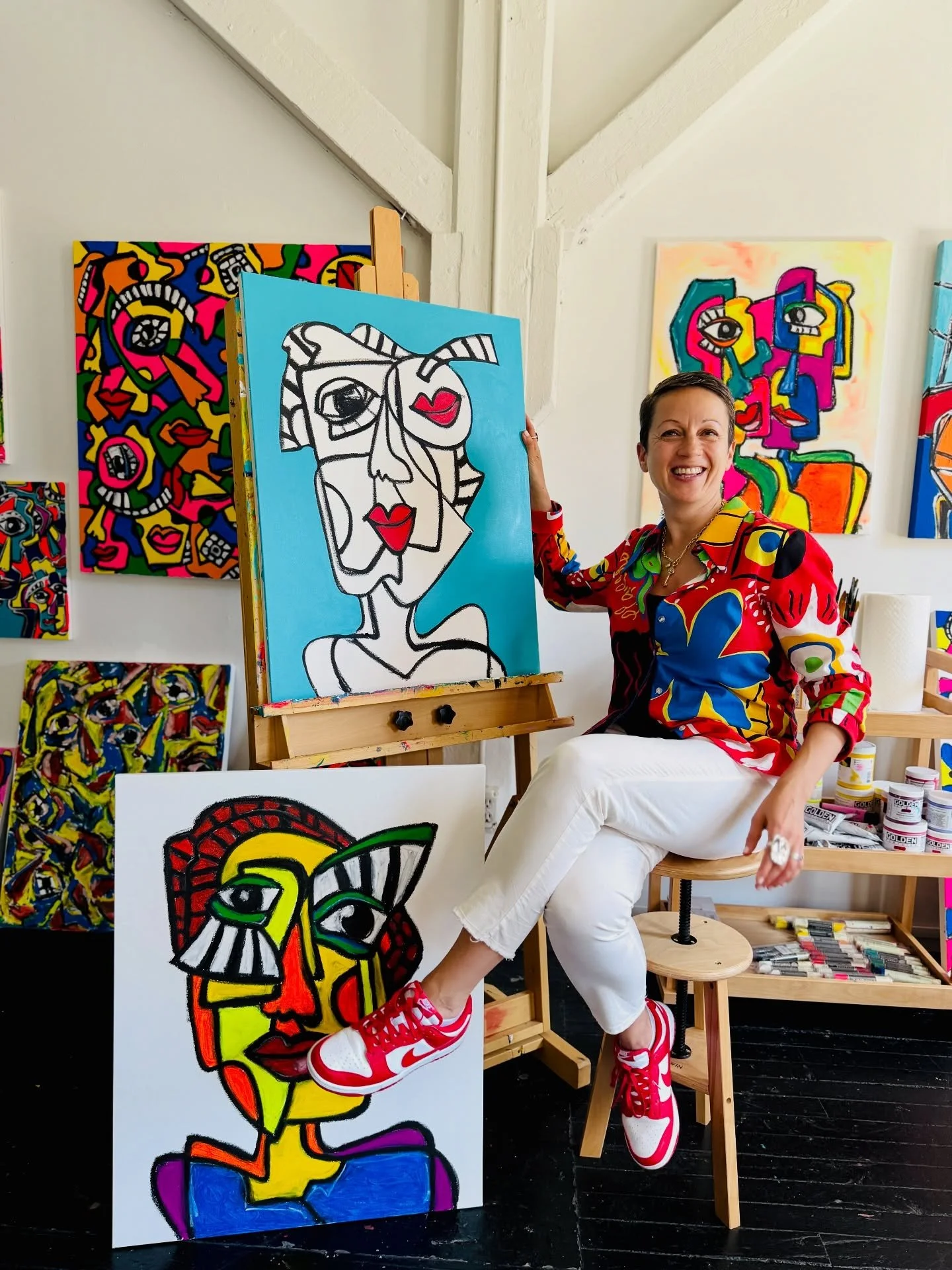 Why do I paint faces?
.
I&rsquo;ve always felt pressured to have some deep answer for this.
.
But the truth is that I paint faces because it&rsquo;s what I feel like painting.
.
It&rsquo;s what interests me the most.
.
Not just faces, but bold faces 