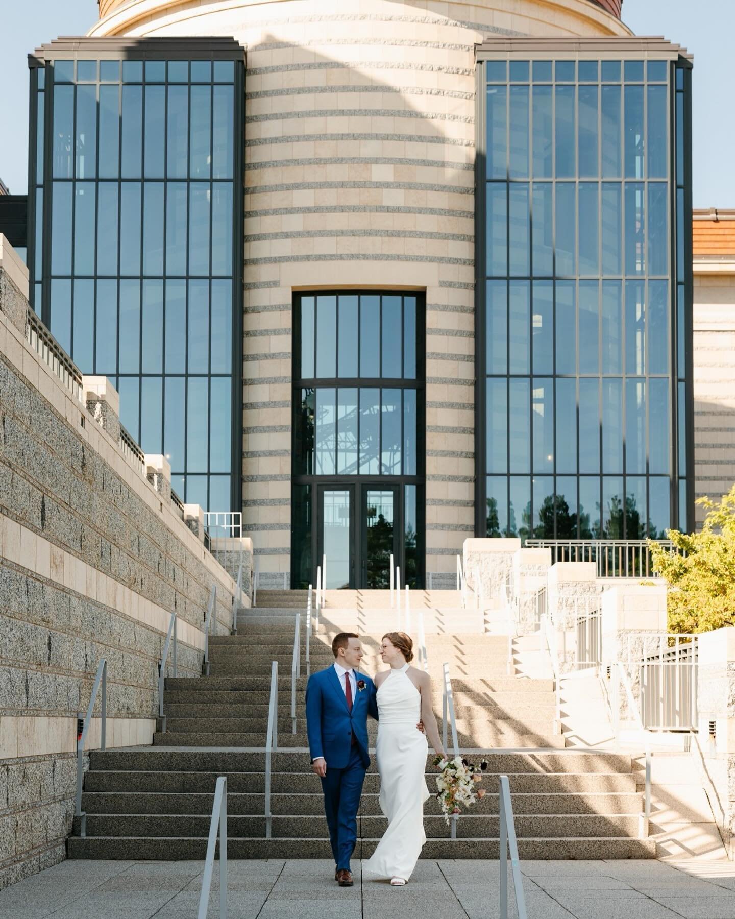 This weekend Ann &amp; Josh got married in Minnesota! I don&rsquo;t get to photograph many weddings in Minnesota (where I&rsquo;m from) so this day felt extra special &amp; there were so many extra MN moments - getting ready in Minneapolis, a walk pa