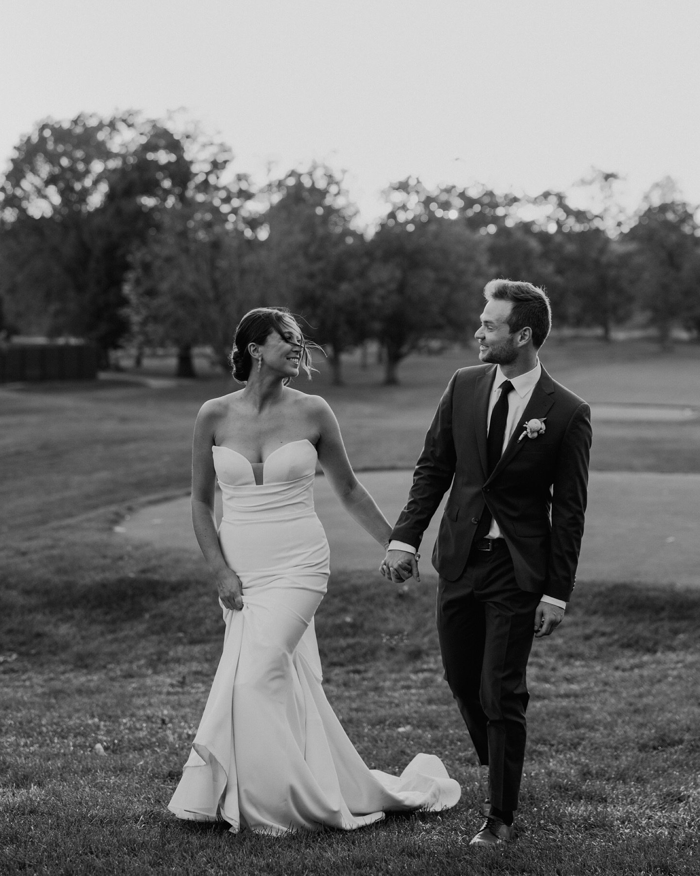 A Friday gallery delivery day for Kate &amp; Brendan (part 1)! Vows that left me with goosebumps and a journal entry from Kate after their first date when her gut was telling her this was &ldquo;THE first date.&rdquo; A day I&rsquo;ll always remember