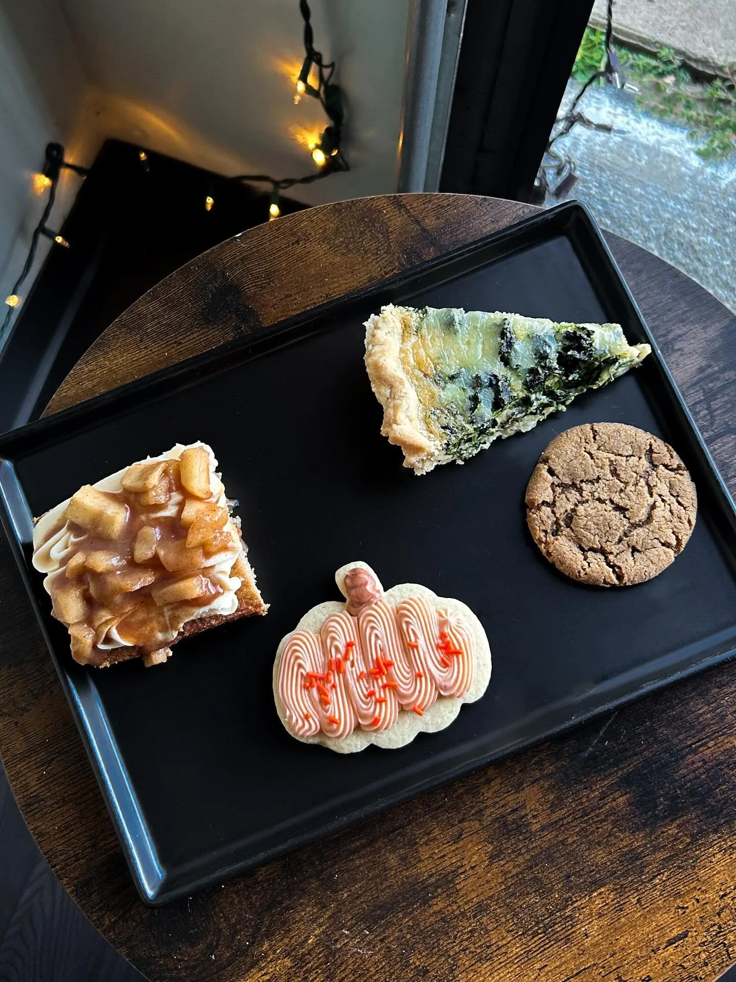 New at YBC! 

We&rsquo;re so excited to now carry fresh-baked treats from @simplyhomemadebym 

This week&rsquo;s lineup is cozy and delicious:
🍎 Gluten-free vanilla cinnamon cake with caramel icing + stewed apples
🥬 Spinach &amp; Gruy&egrave;re qui