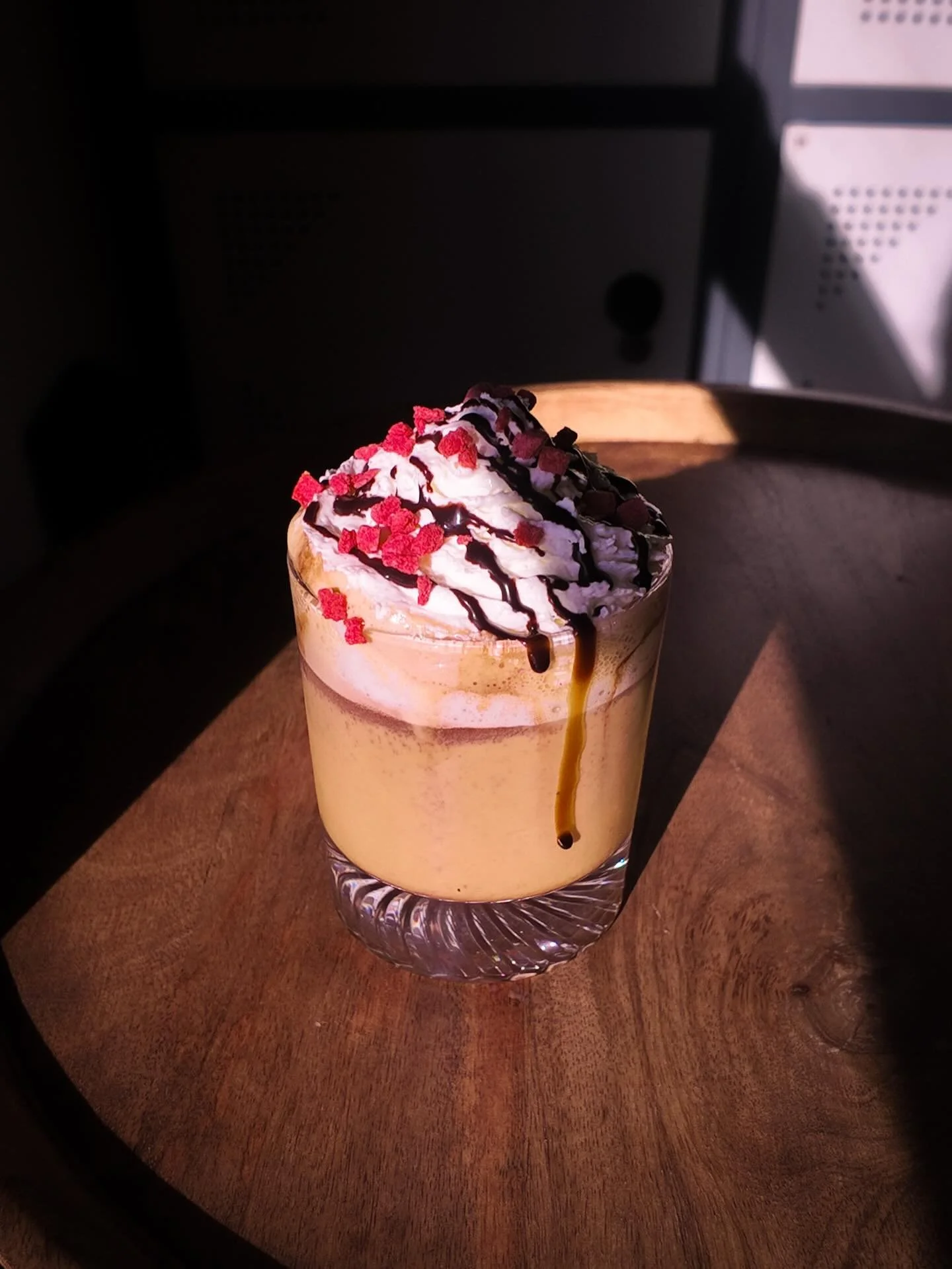 Our Valentine&rsquo;s Day / second winter menu is officially here ❄️❤️

🍓 Strawberry Mocha Latte
made with chocolate milk + strawberry syrup, topped with whipped cream, chocolate drizzle, and strawberry crumbles

🍫 Cacao Matcha
ceremonial matcha + 