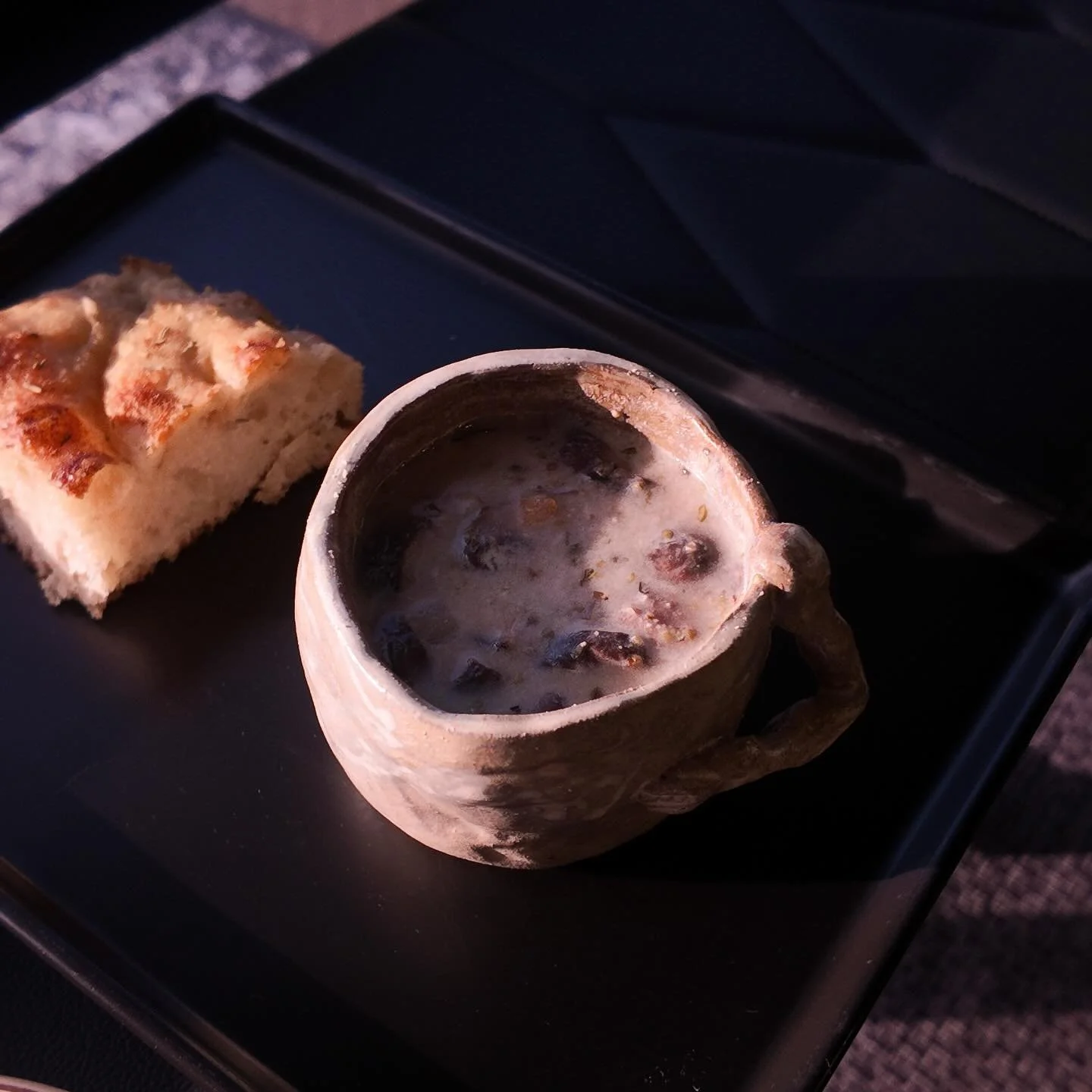 With all these winter storm warnings&hellip; we figured you might need soup 🥣❄️
This week&rsquo;s soup of the week is a creamy potato mushroom dream (vegan + gluten-free).

And because snow days call for treats too:
🍞 rosemary garlic sourdough foca