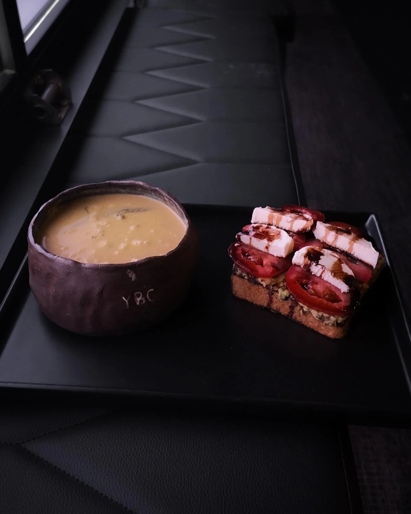 Last chance to enjoy our Creamy Green Goddess Soup&hellip; We&rsquo;re almost out, and once it&rsquo;s gone, it&rsquo;s gone for over a week! We won&rsquo;t be making another batch of ANY SOUP until the end of next week!

Pair it with our Avocado Cap