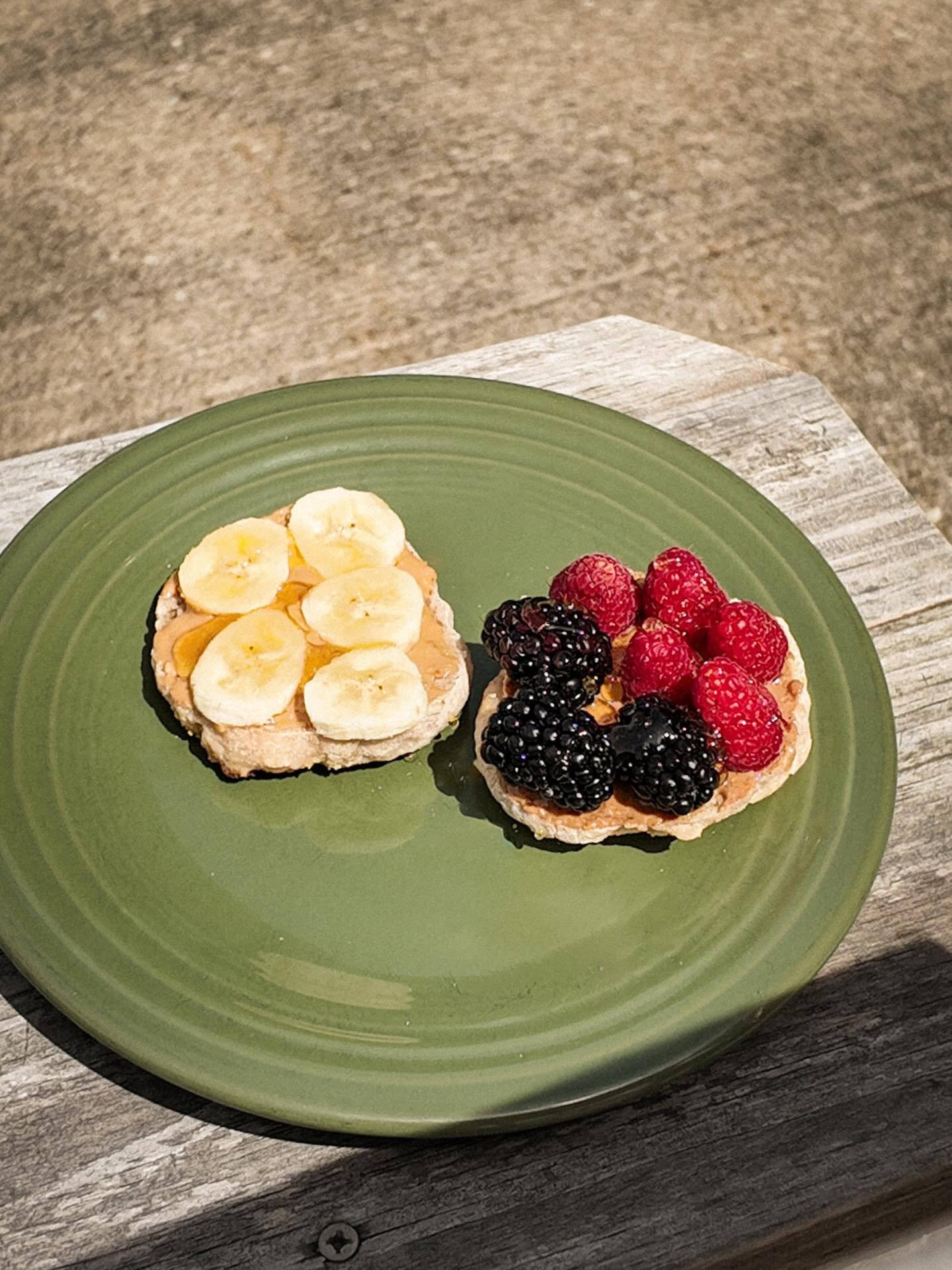 finally&hellip; a muffin moment for our gluten-free friends 🤍

introducing our gluten-free english muffins from Picket Fence &mdash; toasted separately (yes, their own toaster 👀) and ready to be dressed up however your heart desires.

we&rsquo;re c