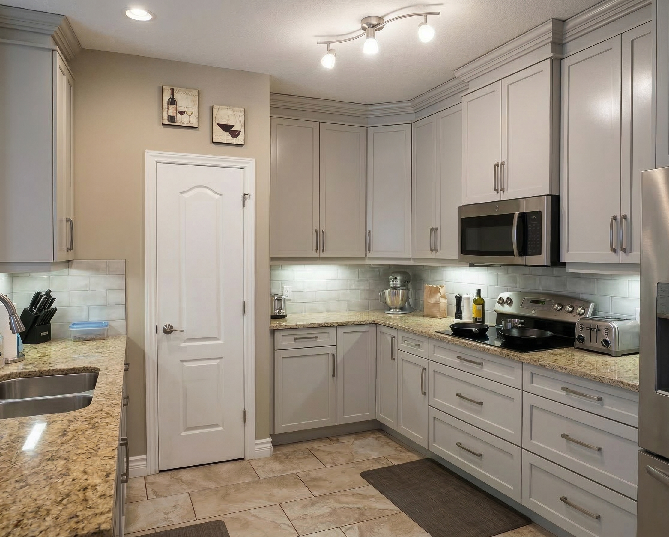 Kitchen cabinets spray London