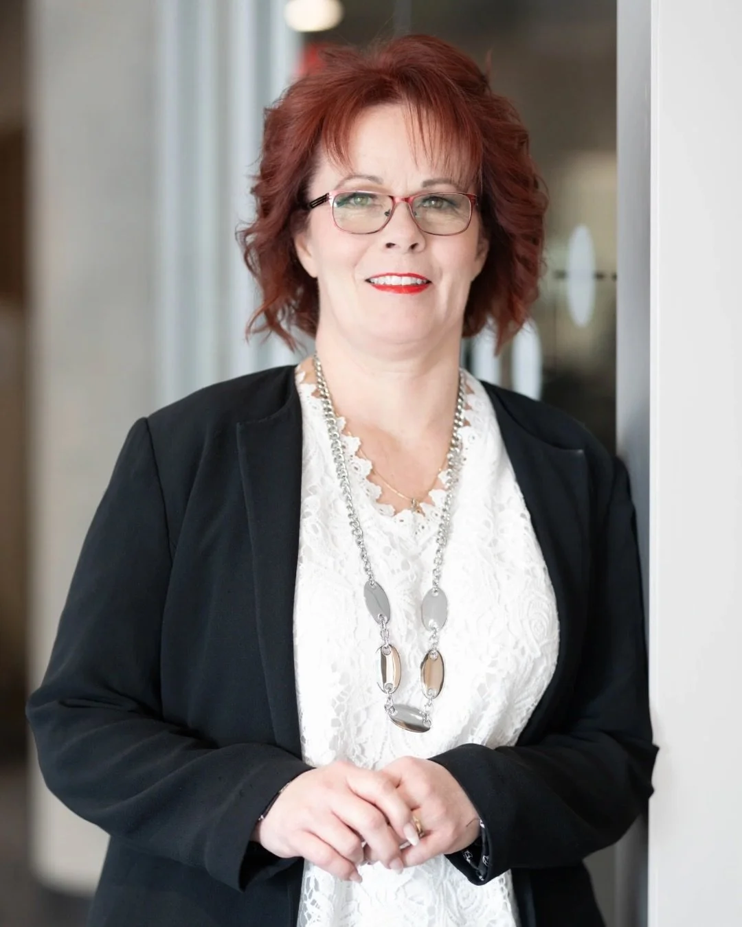 Kimberly, Jen, and Kristan founded HSE in 2023 and opted for a quarterly brand subscription to keep their visuals cohesive across all channels. These ladies are a blast to work with, and their shoots always have such a warm, welcoming energy!