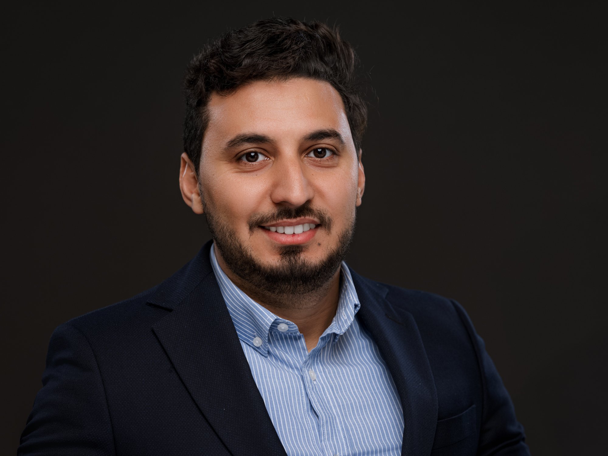 Headshots CH0427.jpg