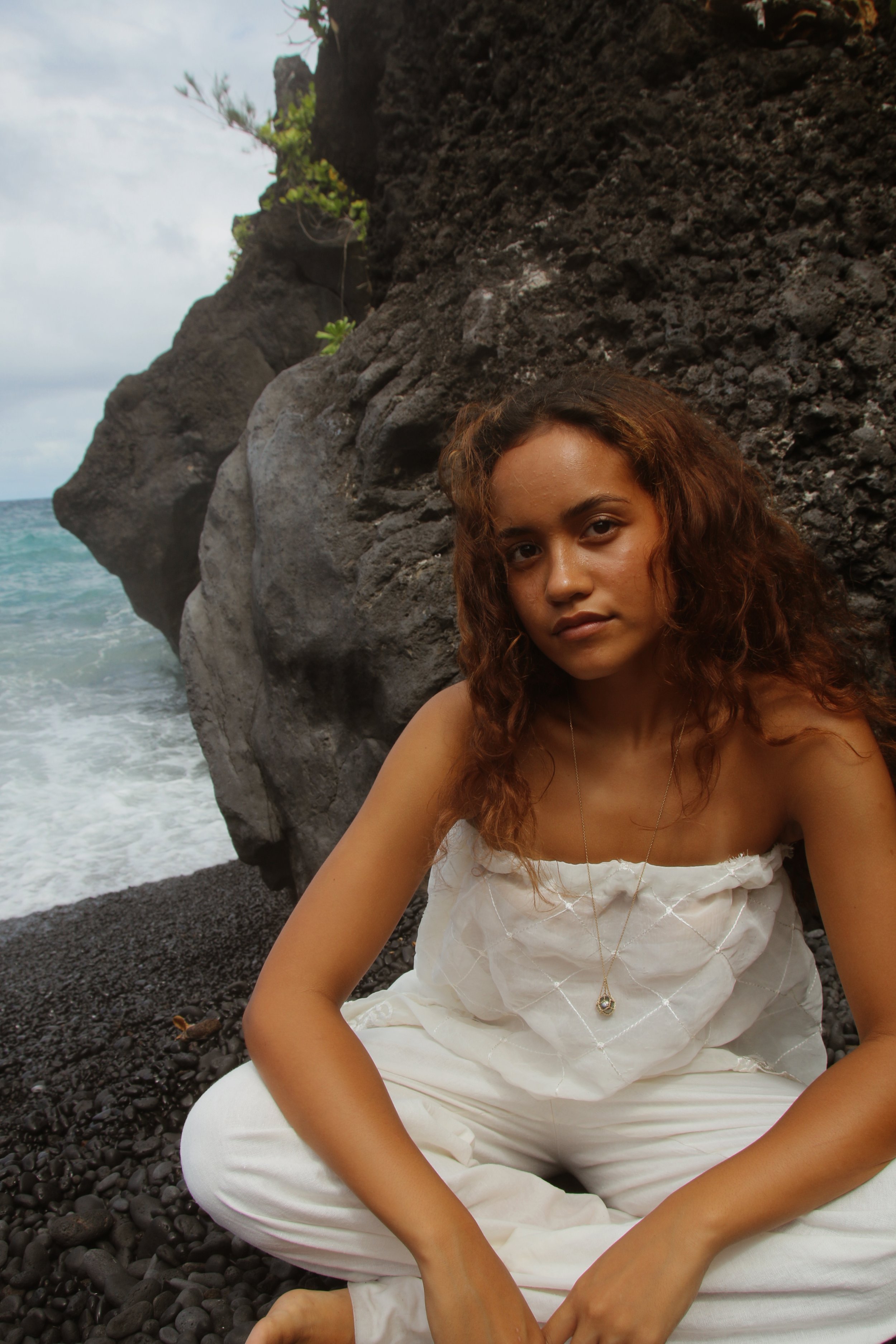 Maris Pearl Company Hiilei Net Pendant Tahitian Izzabella 4.JPG